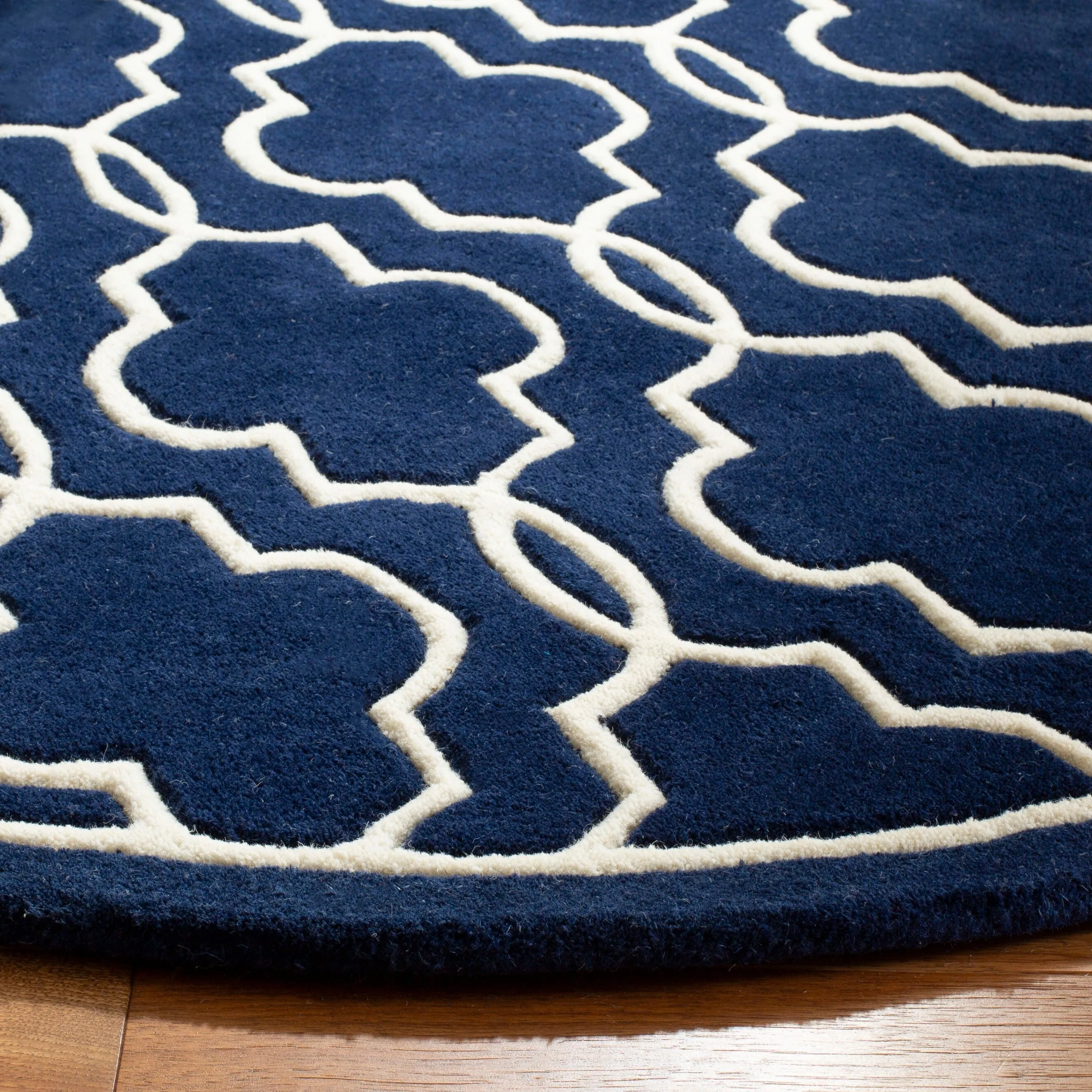 SAFAVIEH Handmade Chatham Nazzarena Modern Moroccan Wool Rug