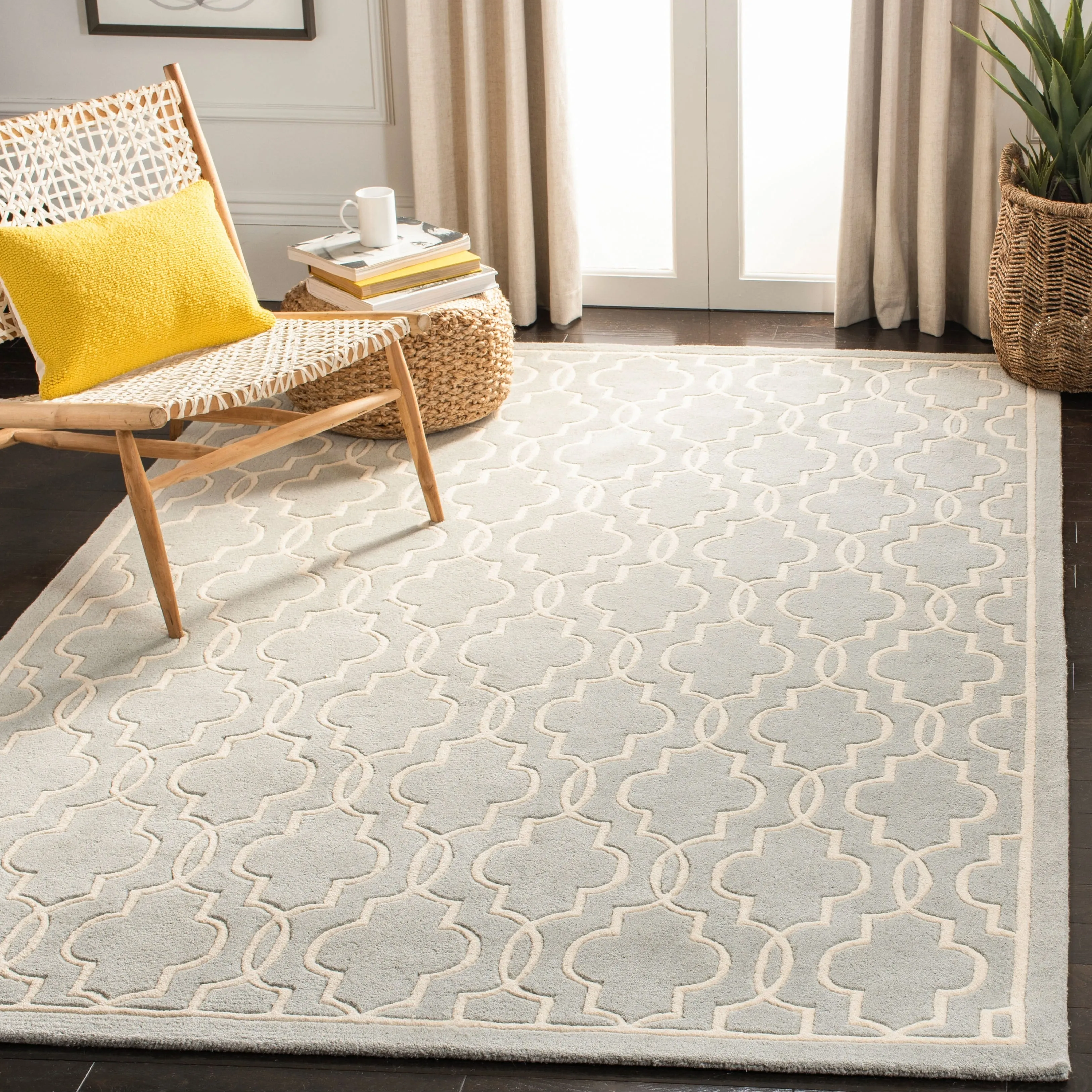 SAFAVIEH Handmade Chatham Nazzarena Modern Moroccan Wool Rug