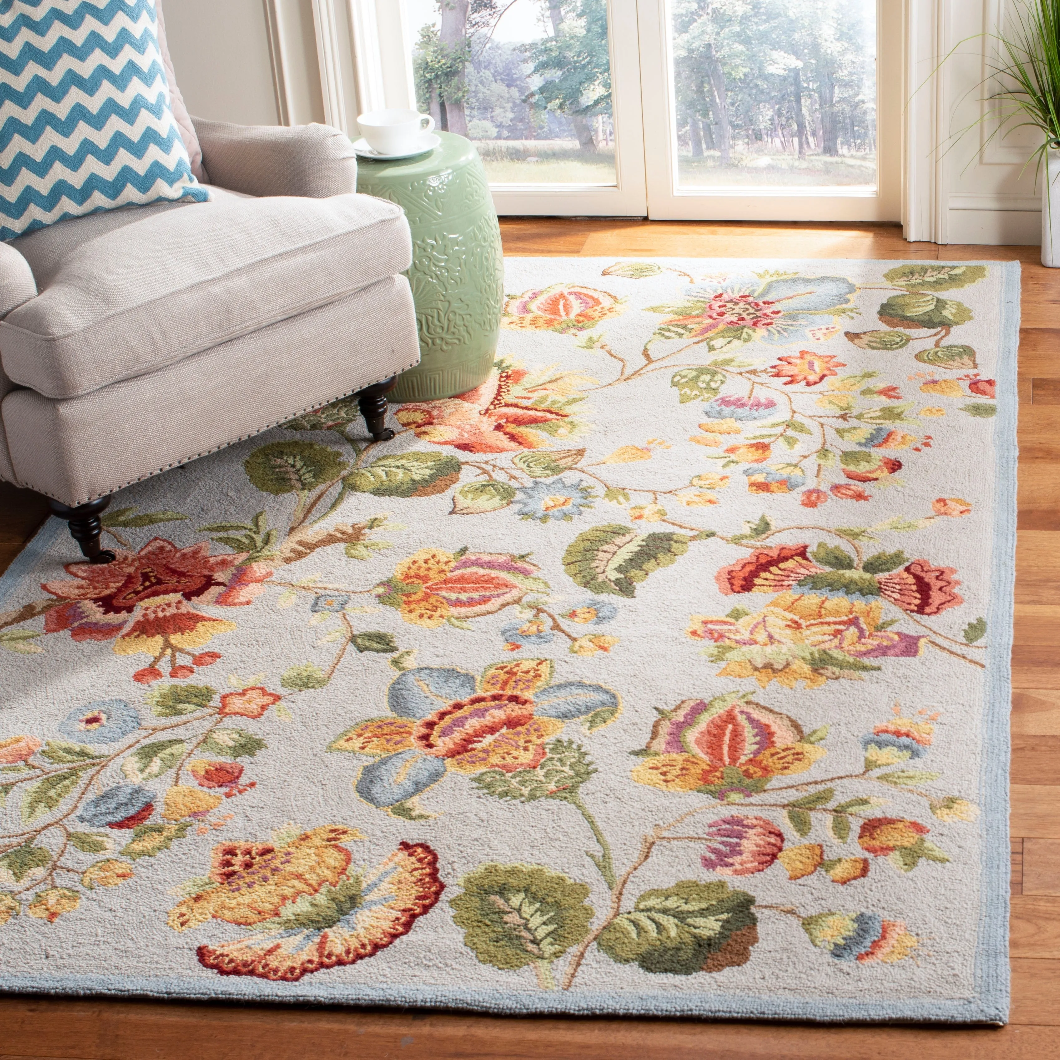 SAFAVIEH. Handmade Chelsea Jurendine French Country Floral Wool Rug