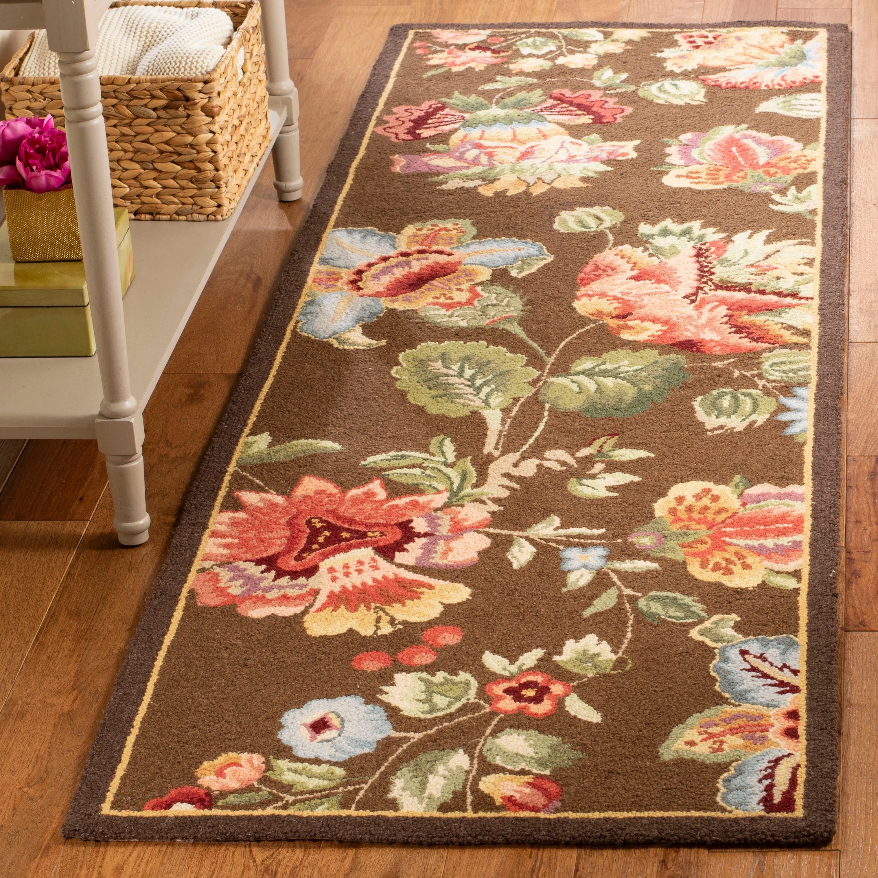 SAFAVIEH. Handmade Chelsea Jurendine French Country Floral Wool Rug