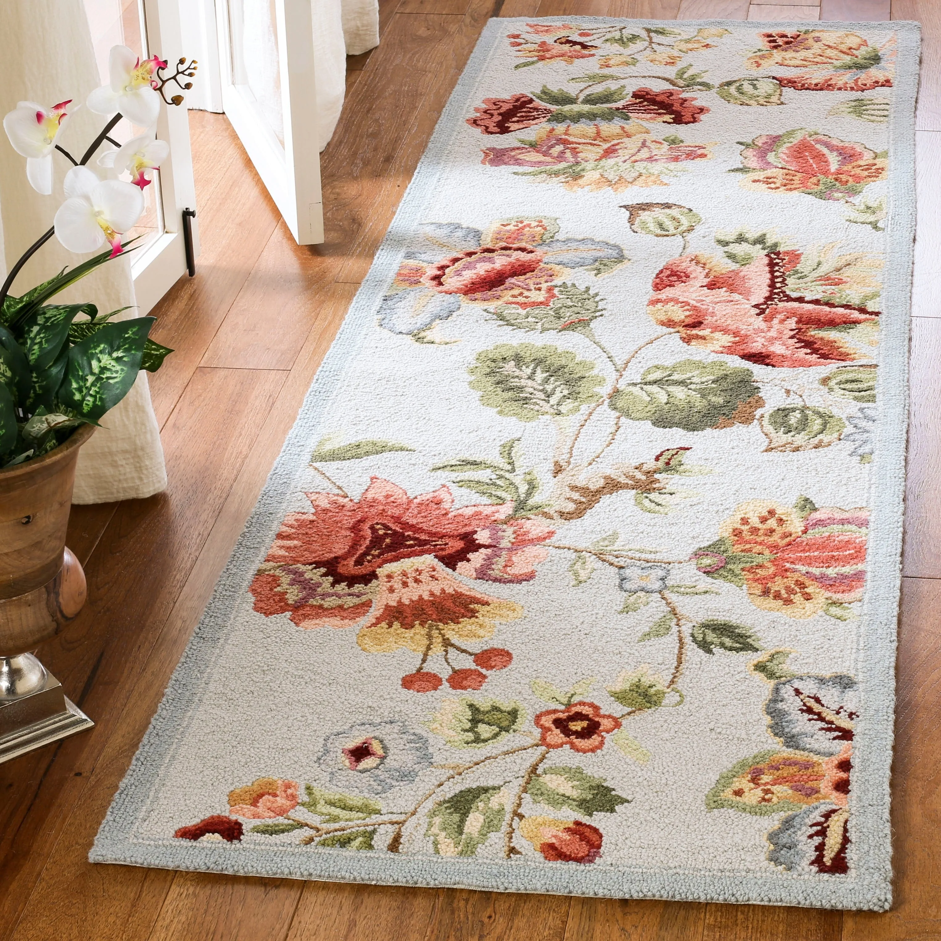 SAFAVIEH. Handmade Chelsea Jurendine French Country Floral Wool Rug