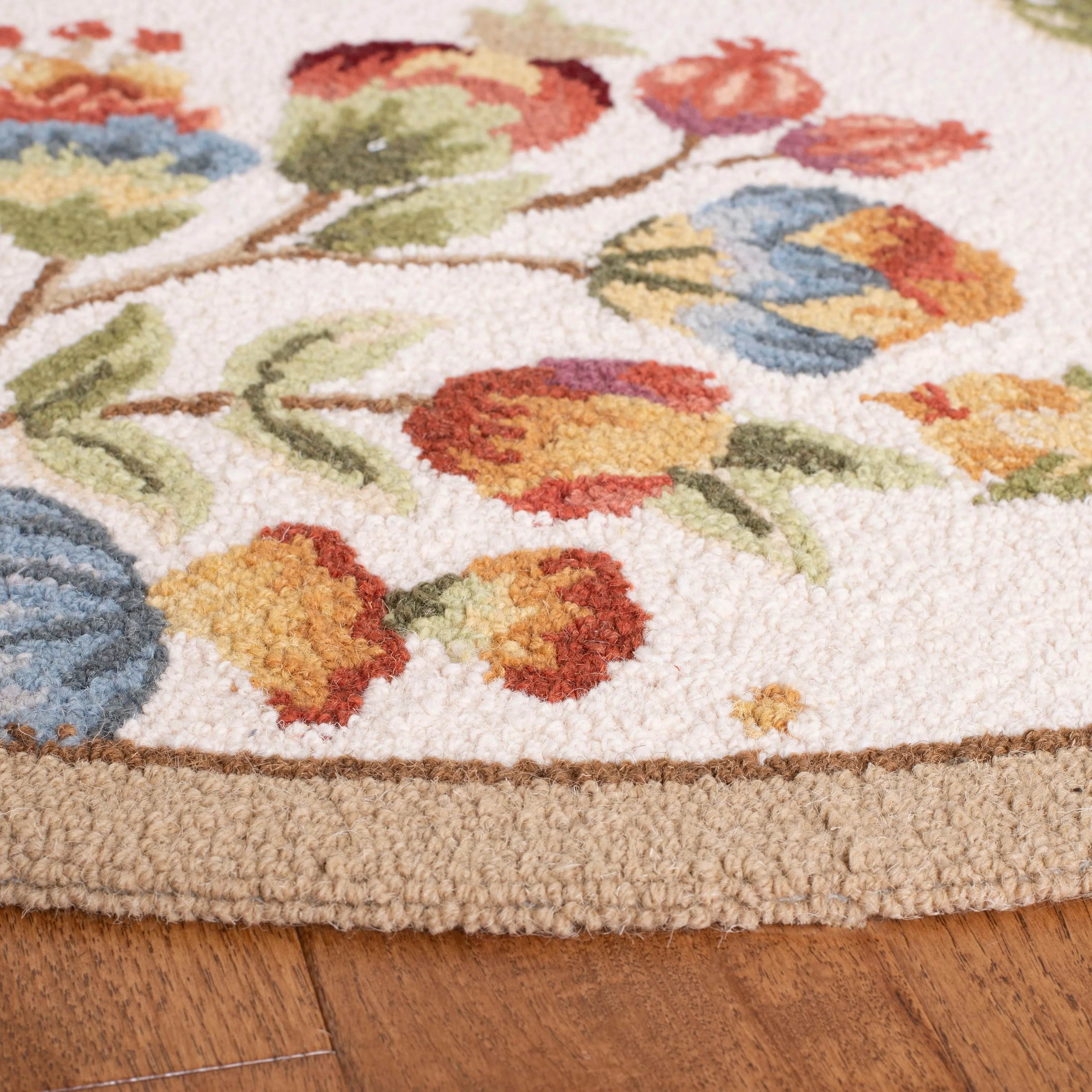 SAFAVIEH. Handmade Chelsea Jurendine French Country Floral Wool Rug