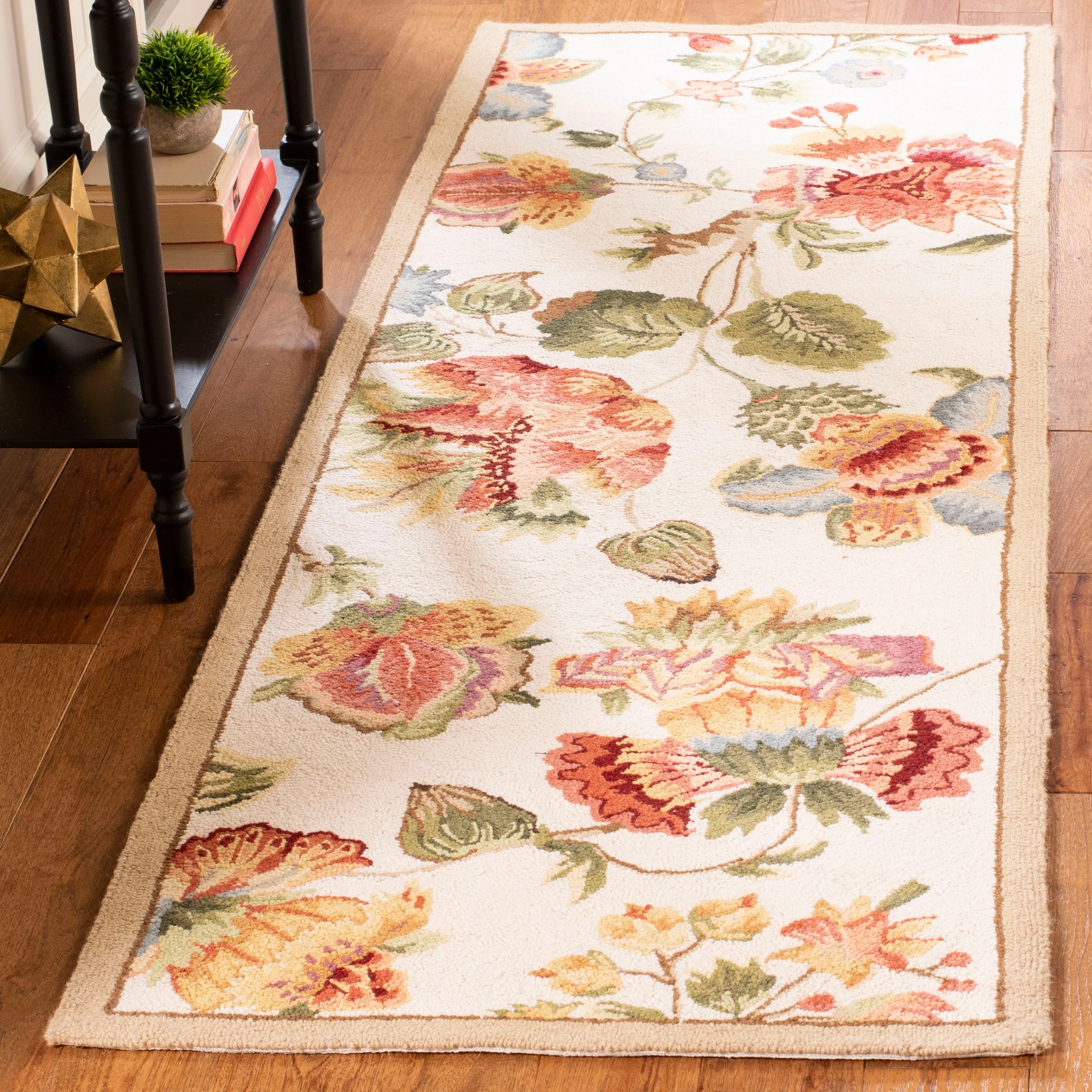 SAFAVIEH. Handmade Chelsea Jurendine French Country Floral Wool Rug