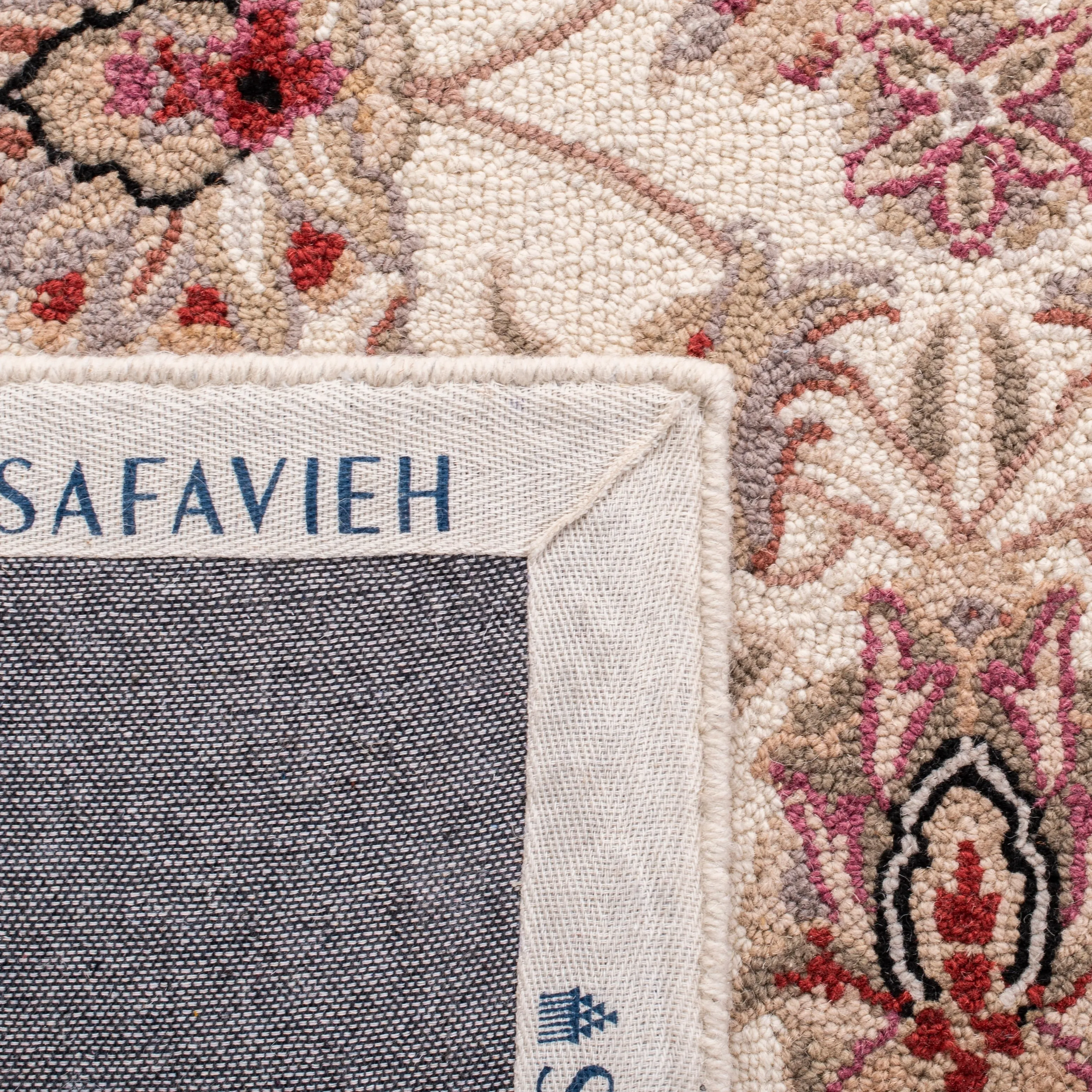 SAFAVIEH Handmade Chelsea Kolja French Country Wool Rug