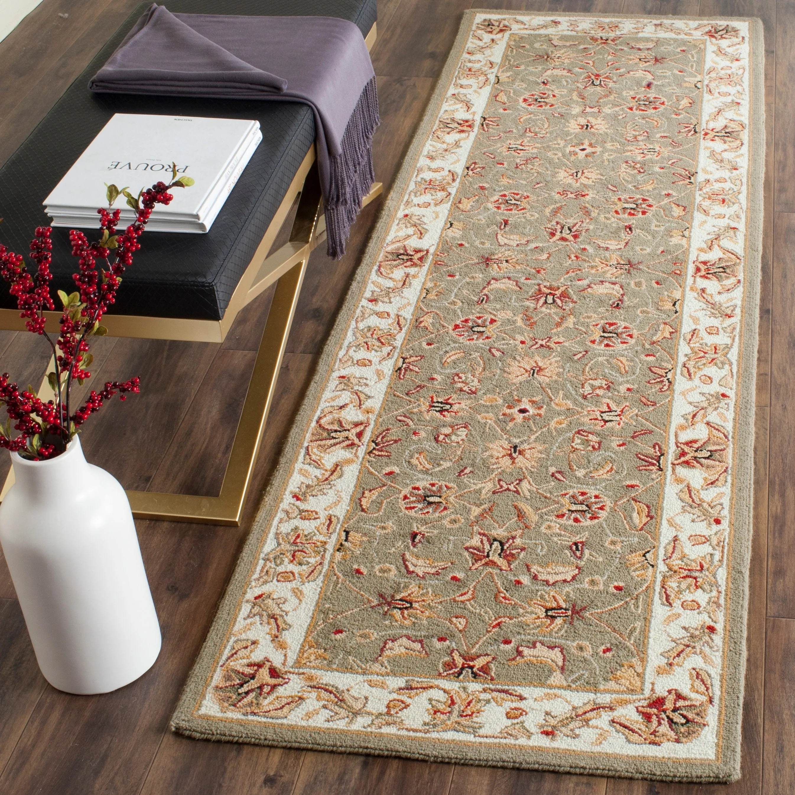 SAFAVIEH Handmade Chelsea Kolja French Country Wool Rug