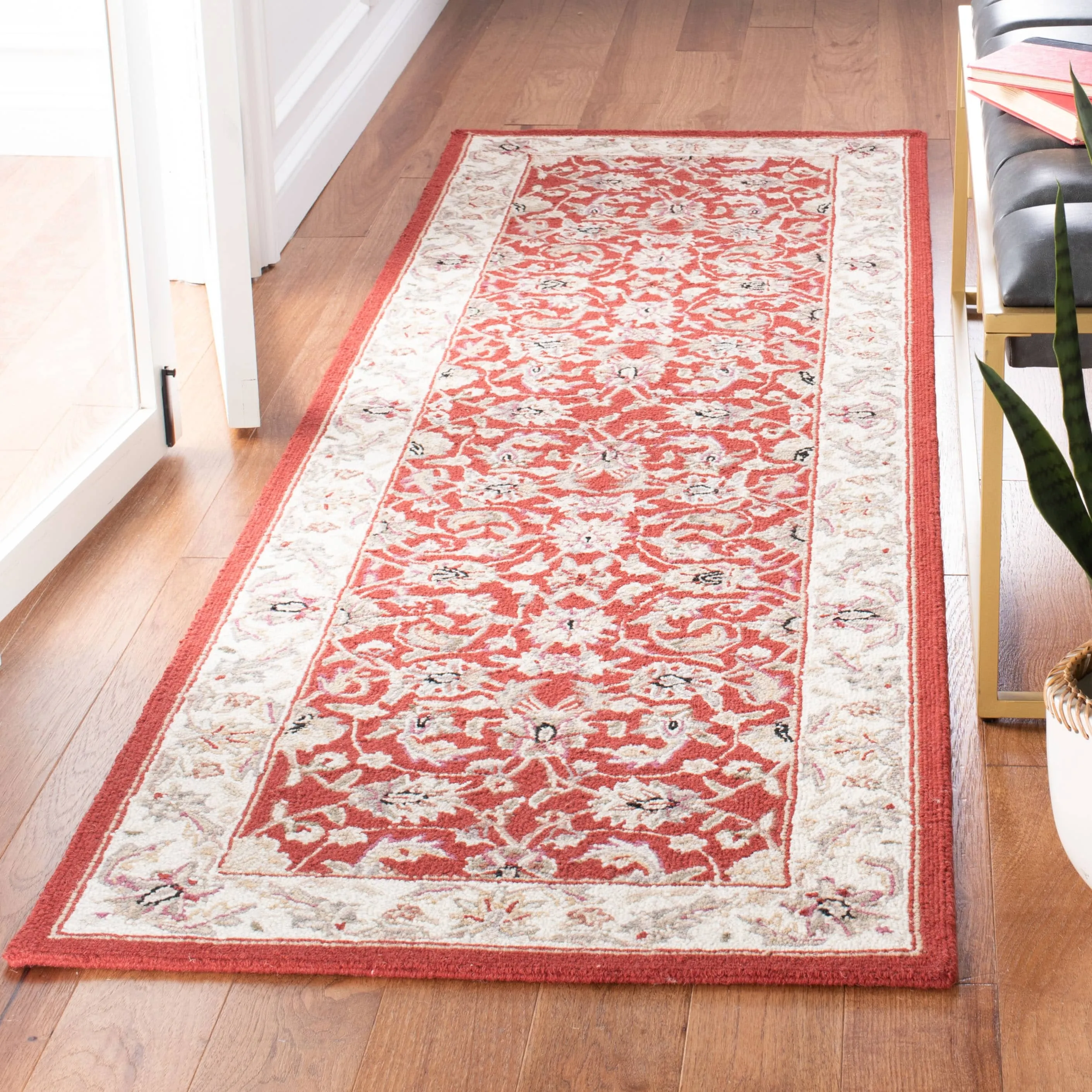 SAFAVIEH Handmade Chelsea Kolja French Country Wool Rug