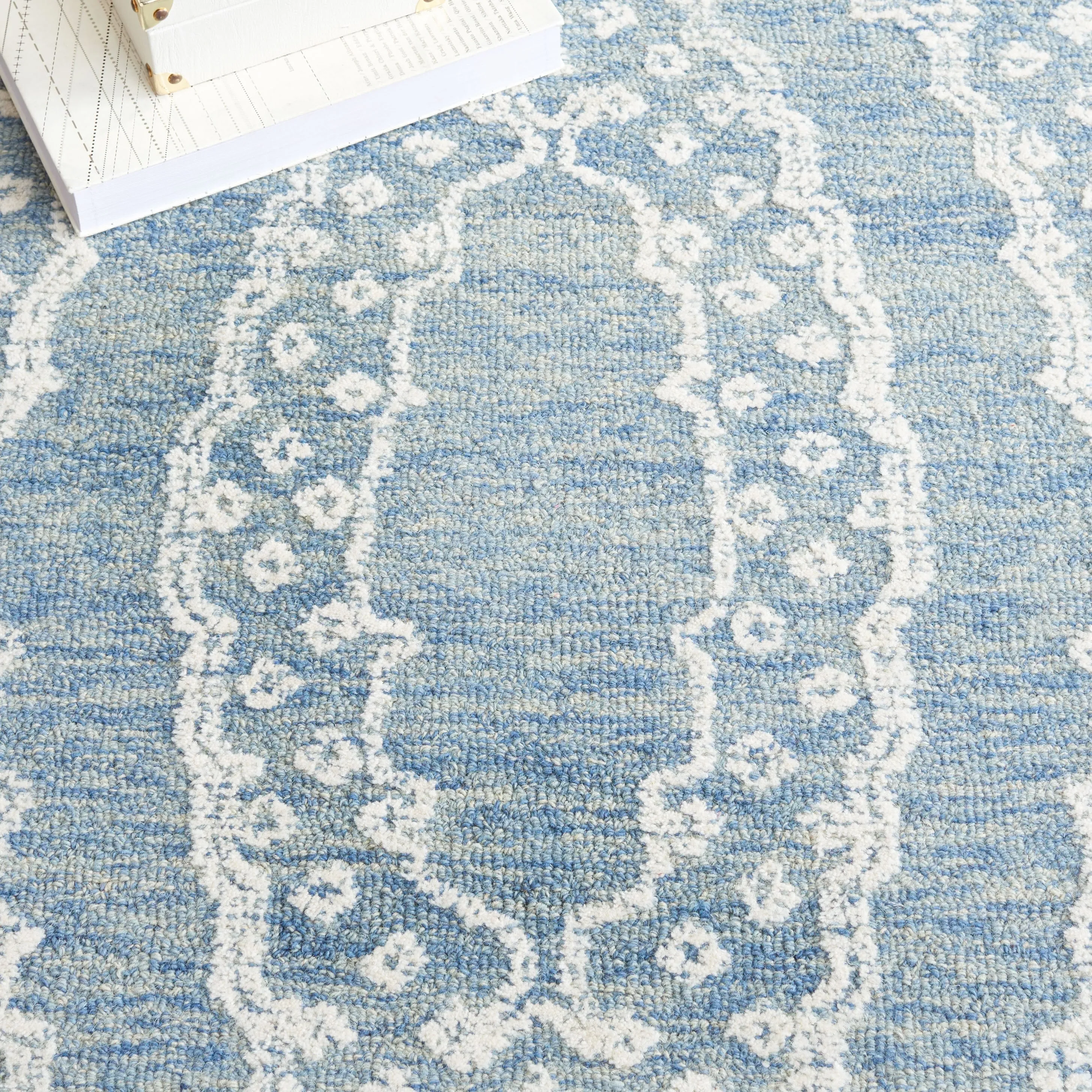 SAFAVIEH Handmade Ebony Branddis Modern Wool Rug
