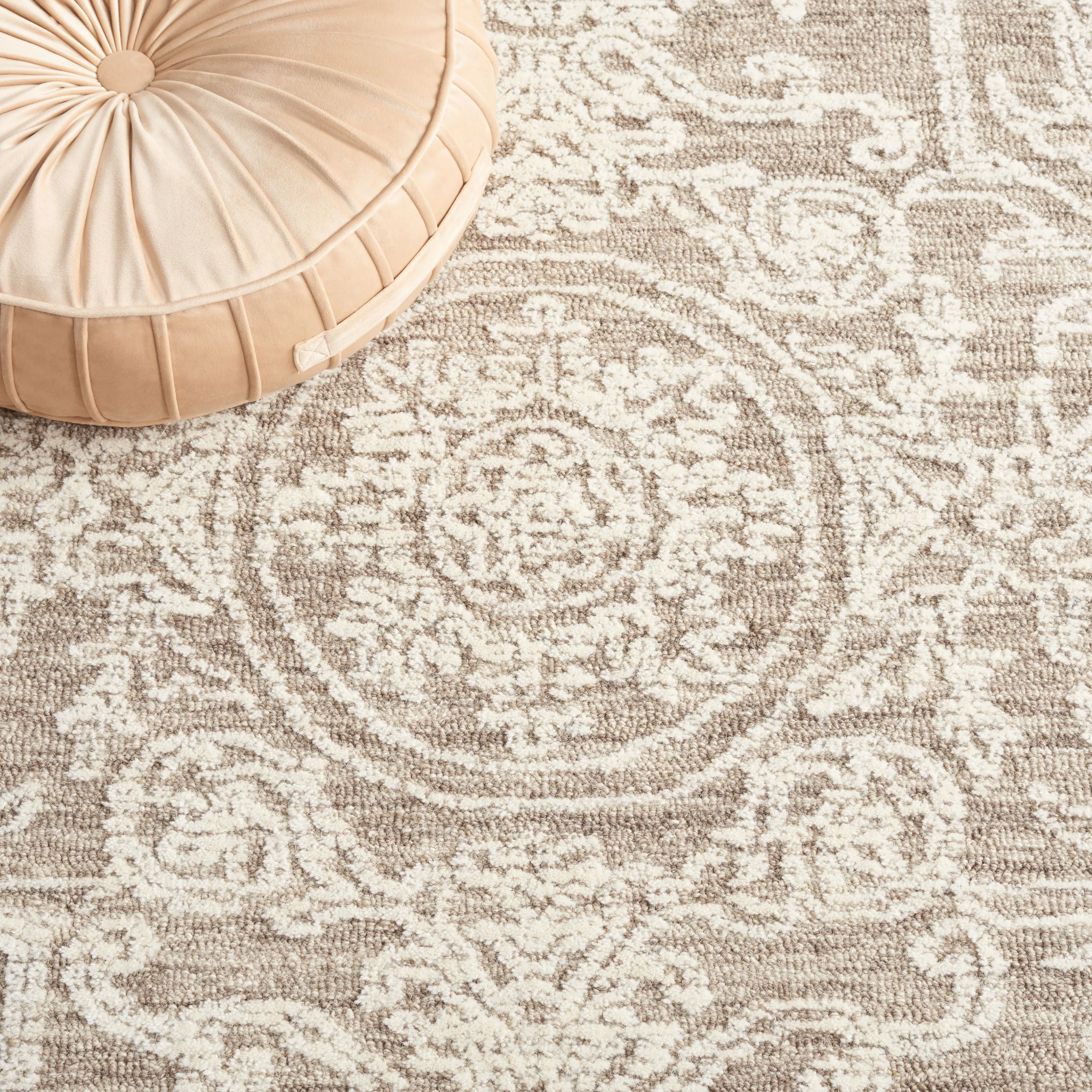 SAFAVIEH Handmade Ebony Cybil Modern Wool Rug