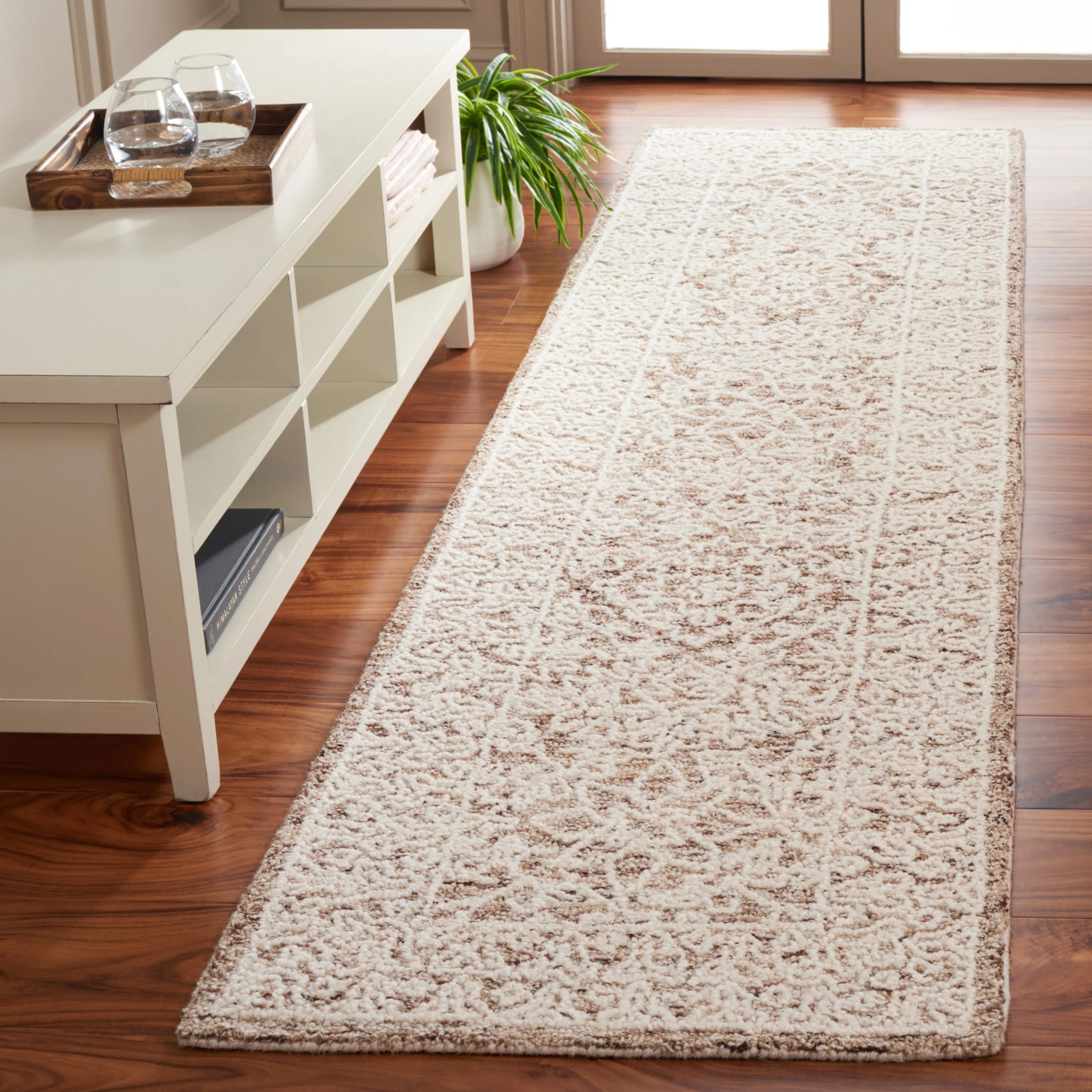 SAFAVIEH Handmade Ebony Imkje Modern Rug