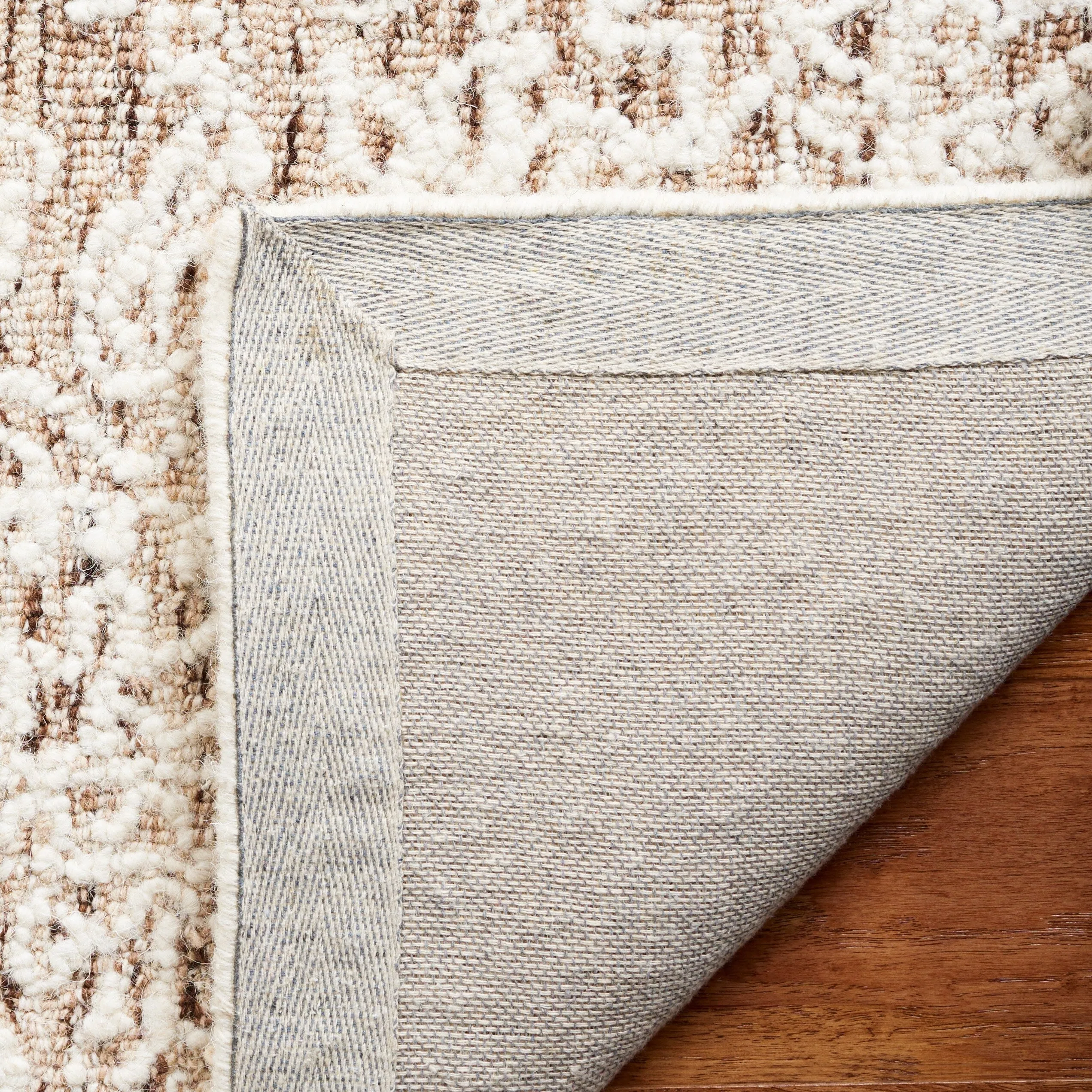 SAFAVIEH Handmade Ebony Imkje Modern Rug