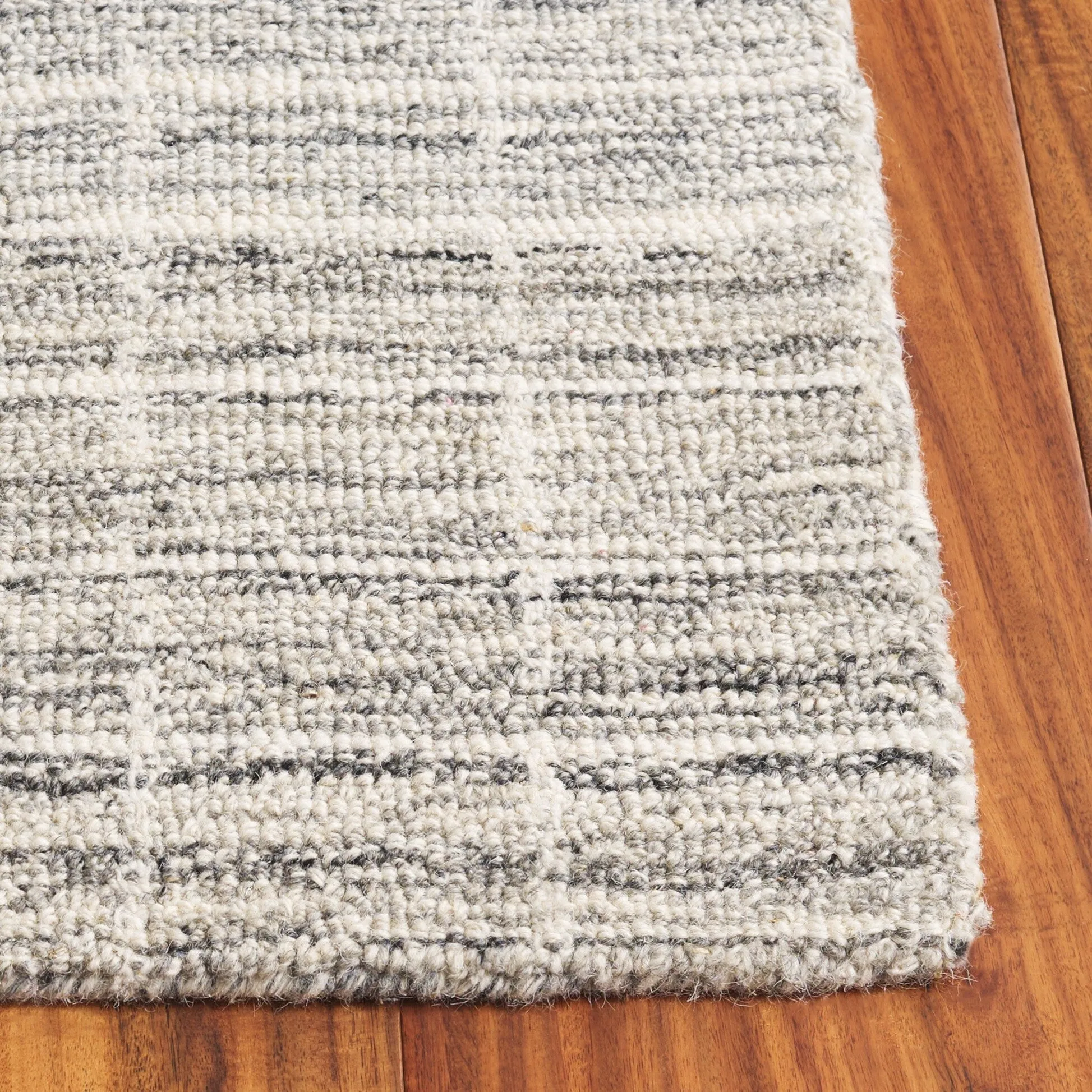 SAFAVIEH Handmade Ebony Peigi Geometric Wool Rug