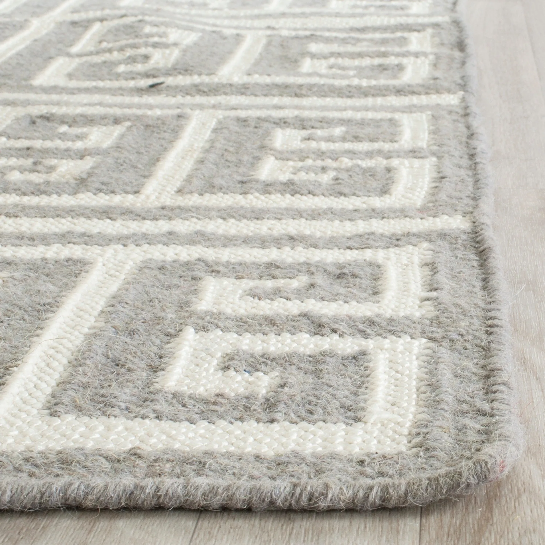 SAFAVIEH Handmade Flatweave Dhurries Oliga Modern Wool Rug