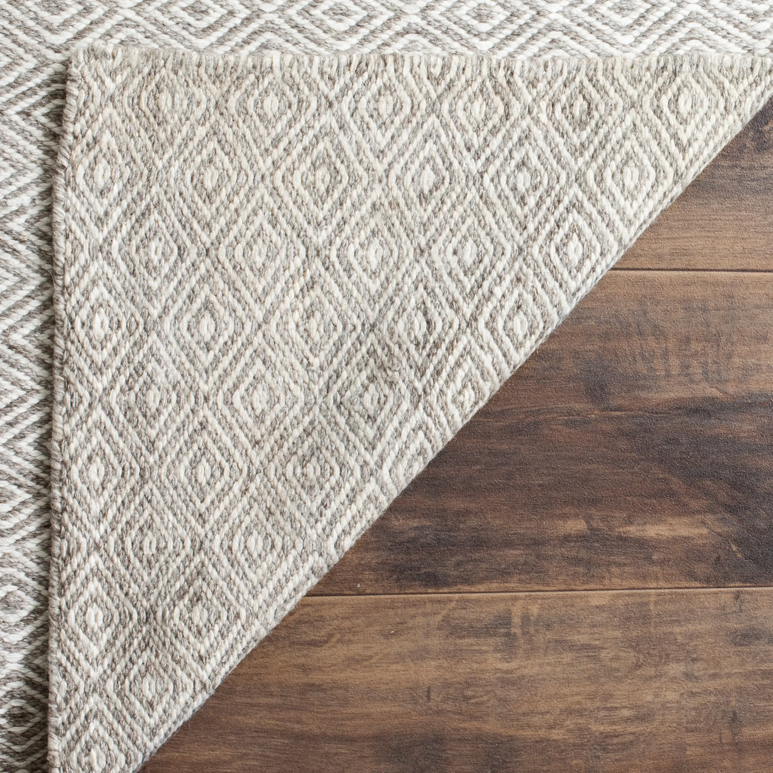 SAFAVIEH Handmade Flatweave Kilim Dorien Wool Rug