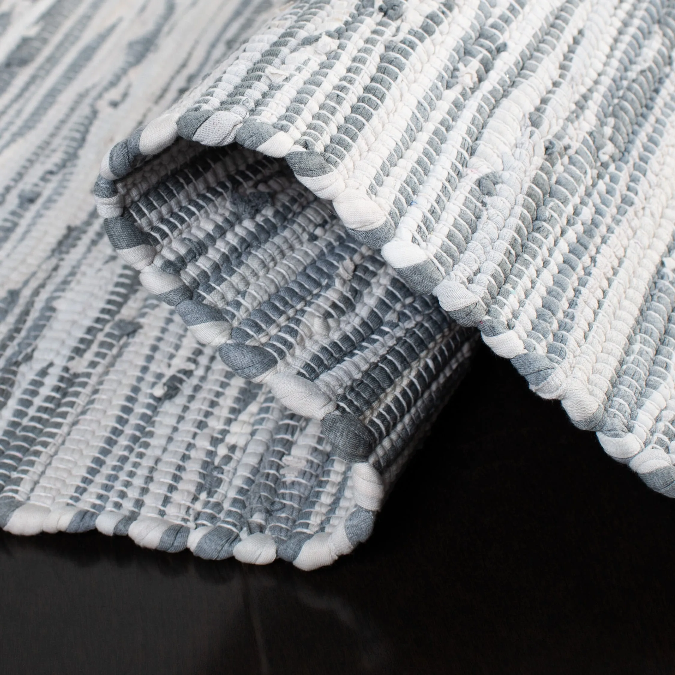 SAFAVIEH Handmade Flatweave Montauk Leon Casual Cotton Rug