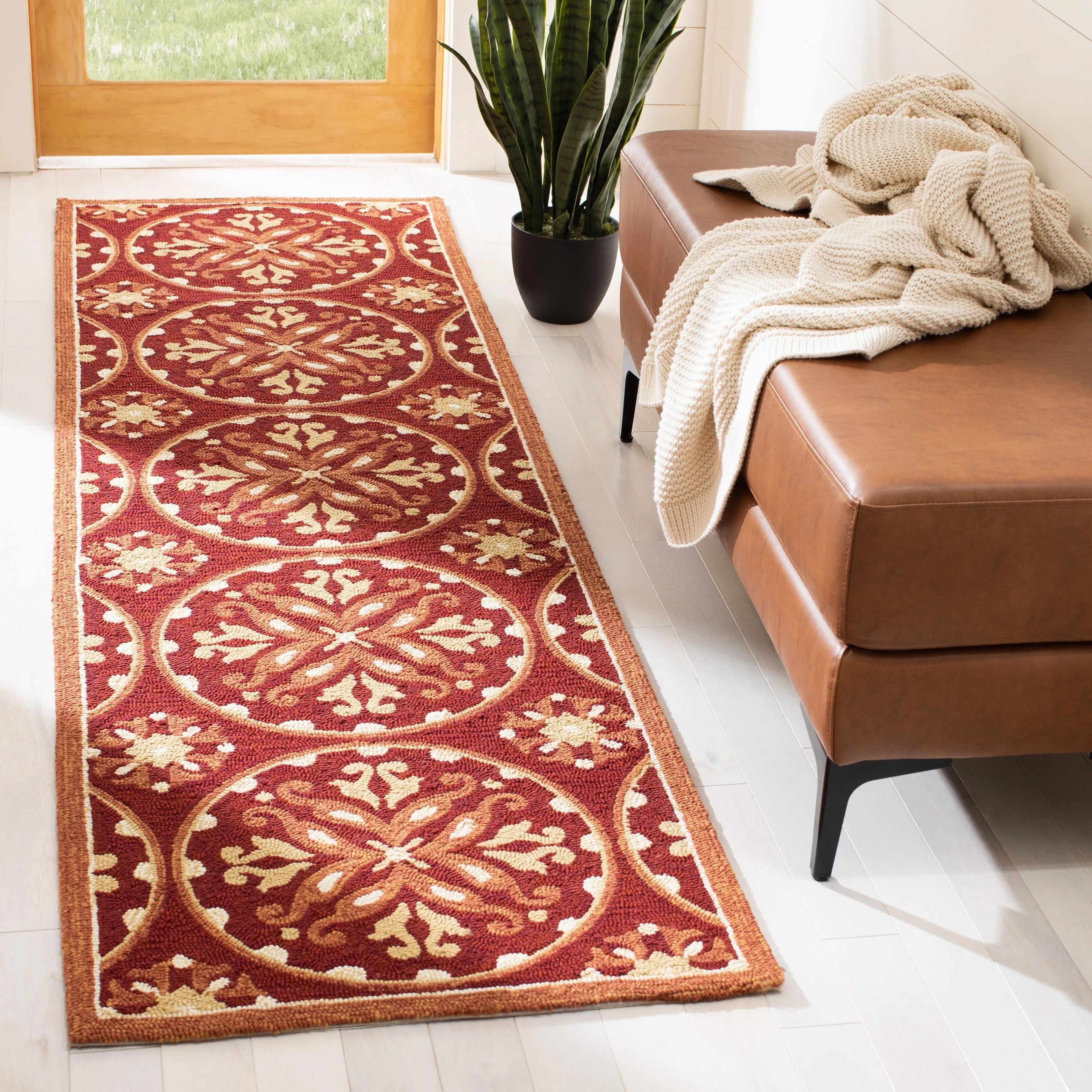 SAFAVIEH Handmade Four Seasons Neeru Floral Rug