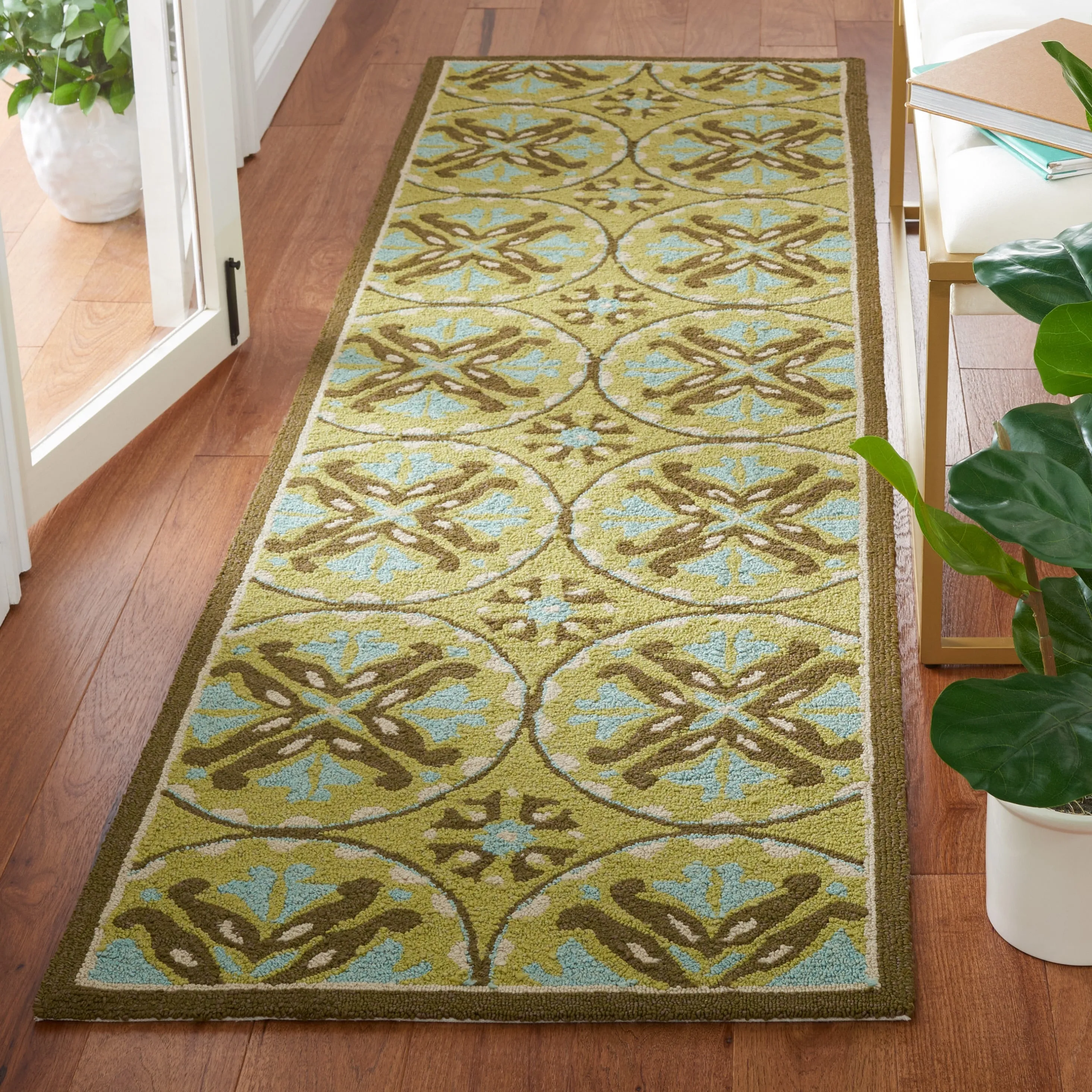 SAFAVIEH Handmade Four Seasons Neeru Floral Rug