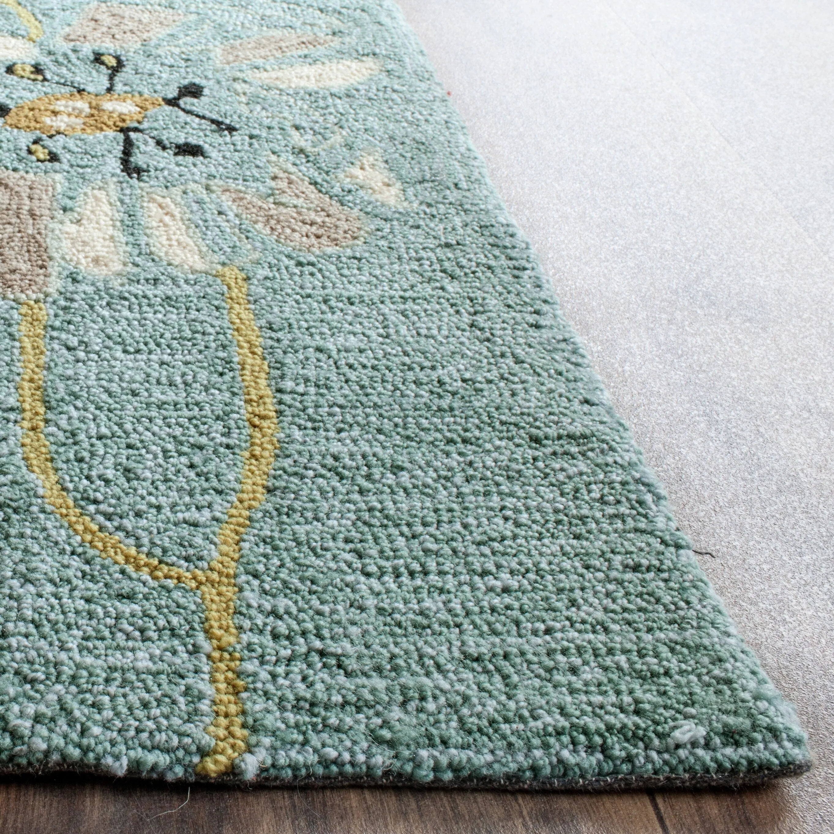 SAFAVIEH Handmade Four Seasons Salinda Floral Rug
