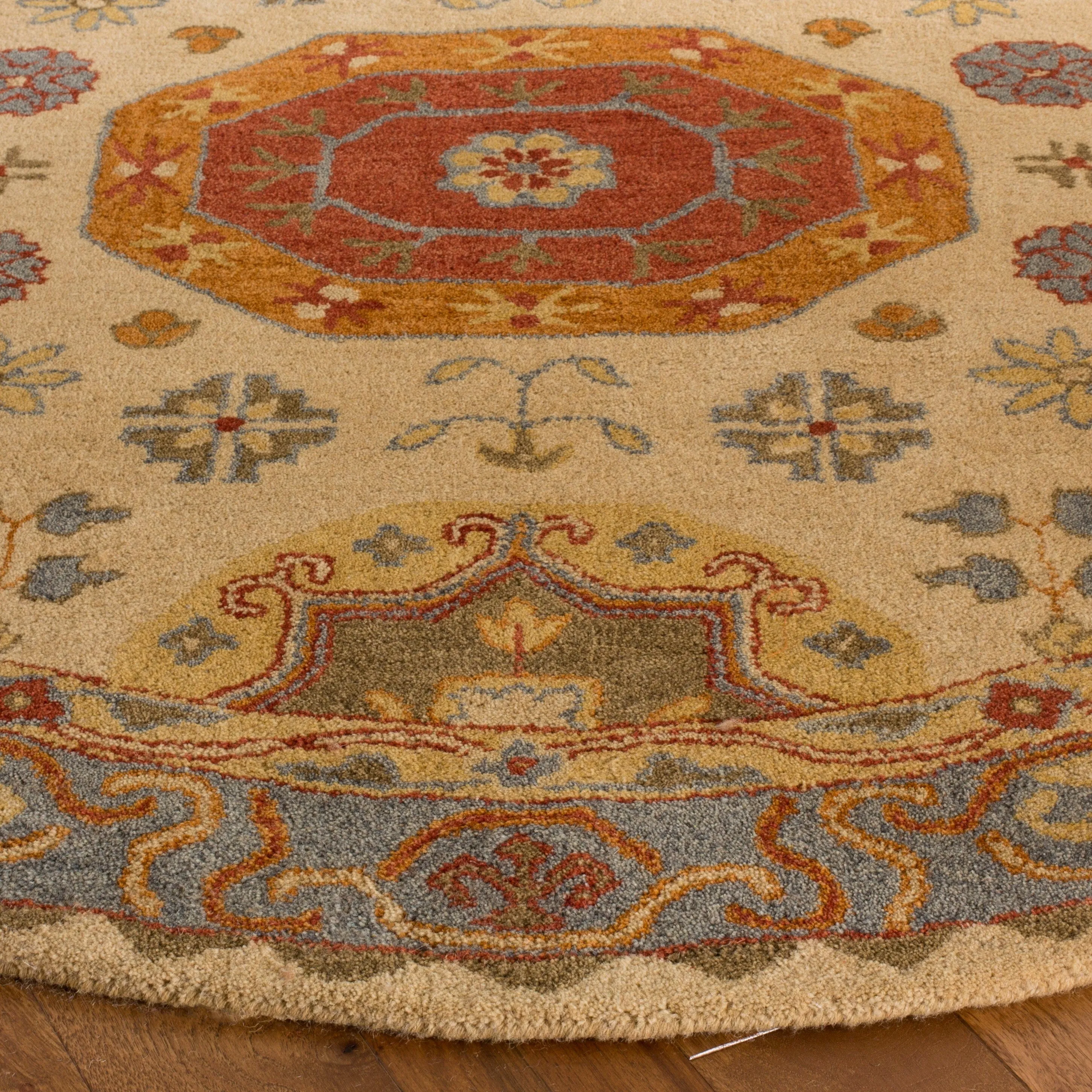 SAFAVIEH Handmade Heritage Damask Vine Traditional Oriental Wool Rug