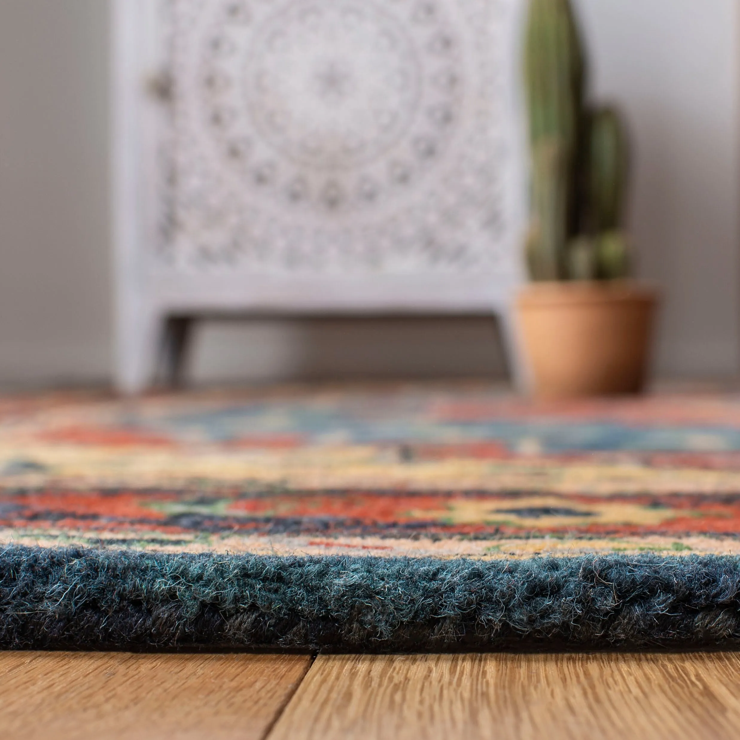 SAFAVIEH Handmade Heritage Facet Border Traditional Wool Rug