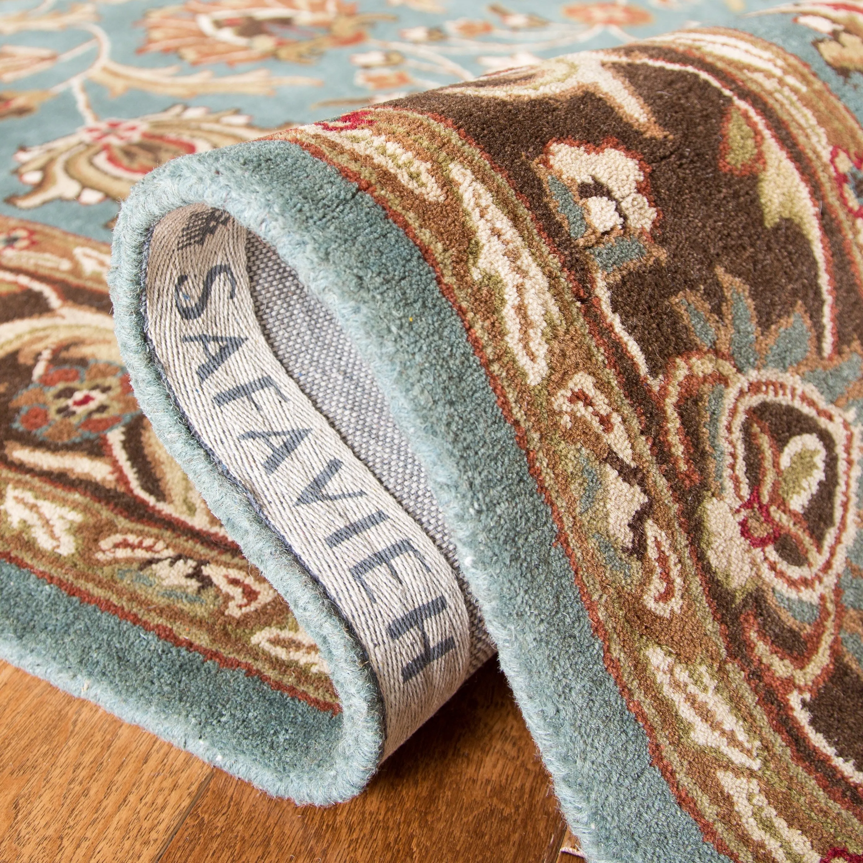 SAFAVIEH Handmade Heritage Full Bloom Traditional Oriental Wool Rug