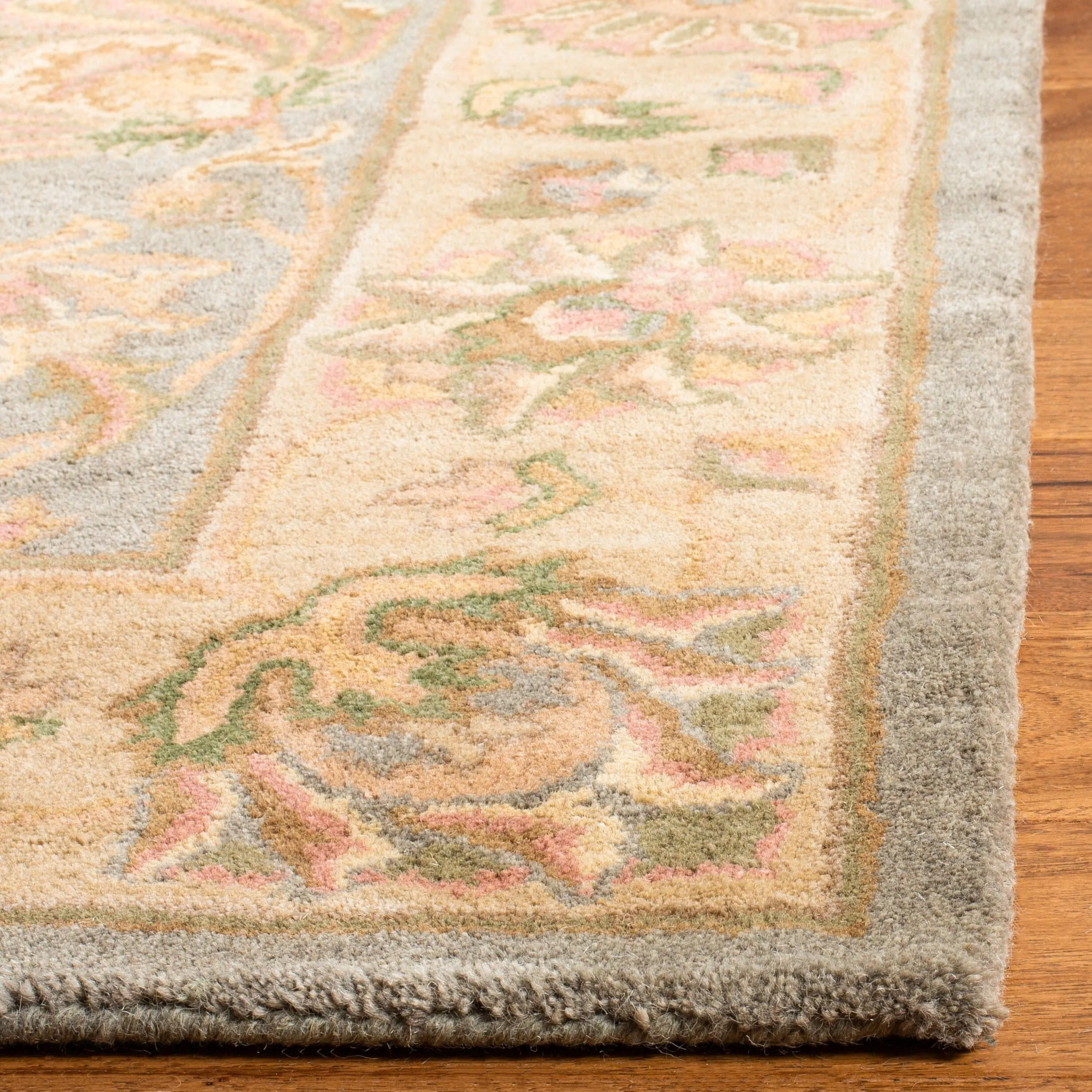 SAFAVIEH Handmade Heritage Kimono Traditional Oriental Wool Rug