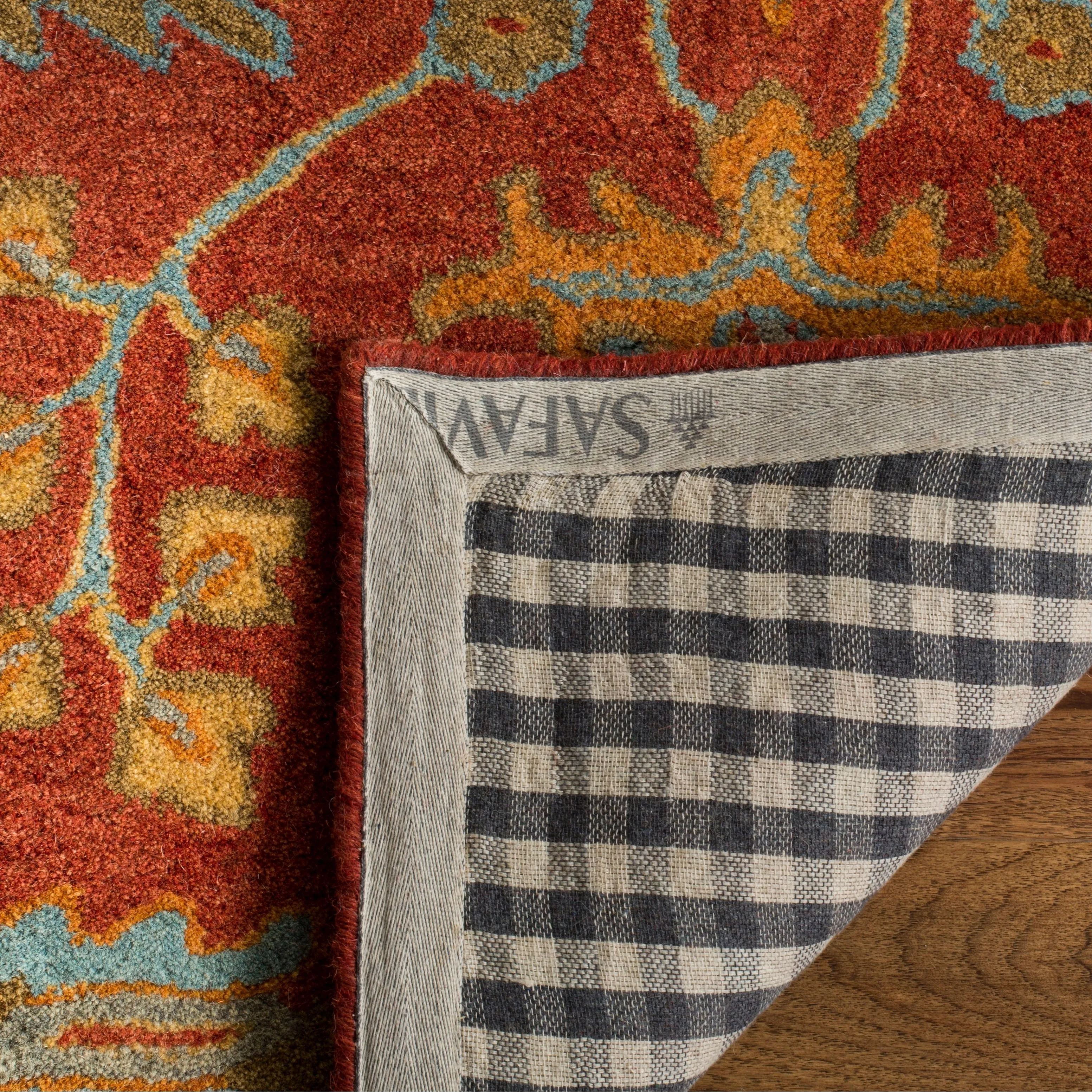SAFAVIEH Handmade Heritage Poppy Traditional Oriental Wool Rug