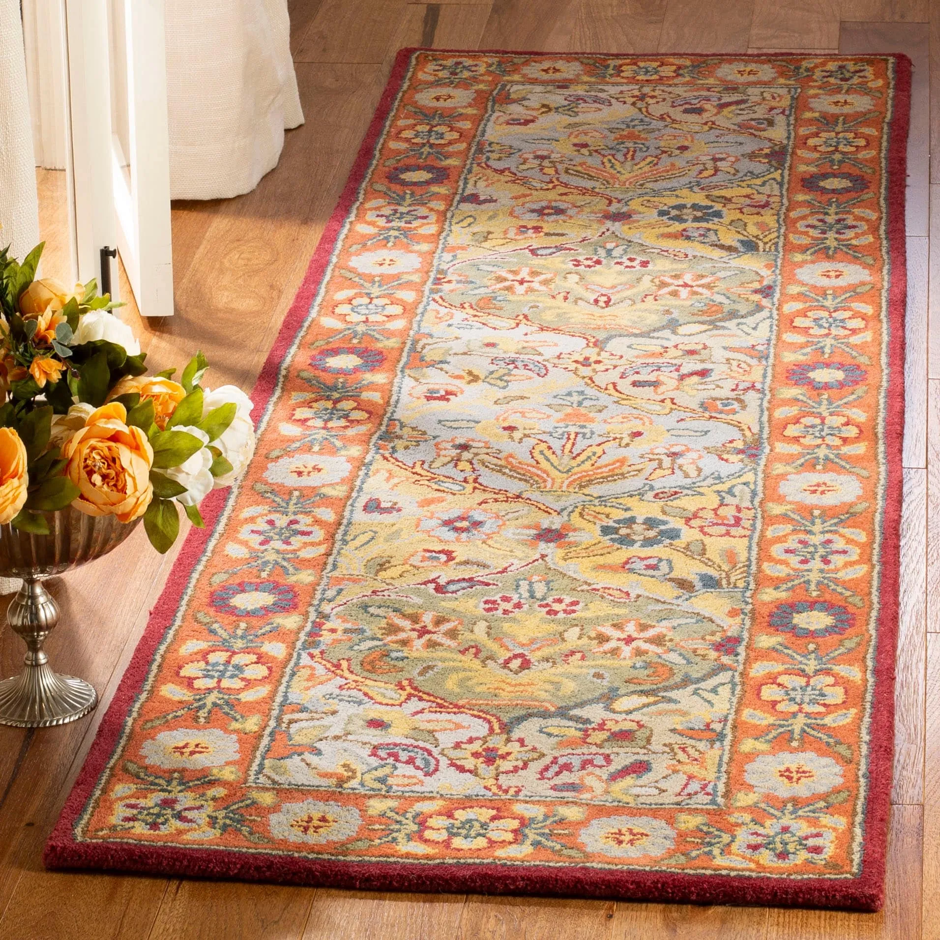 SAFAVIEH Handmade Heritage Square Knot Traditional Oriental Wool Rug