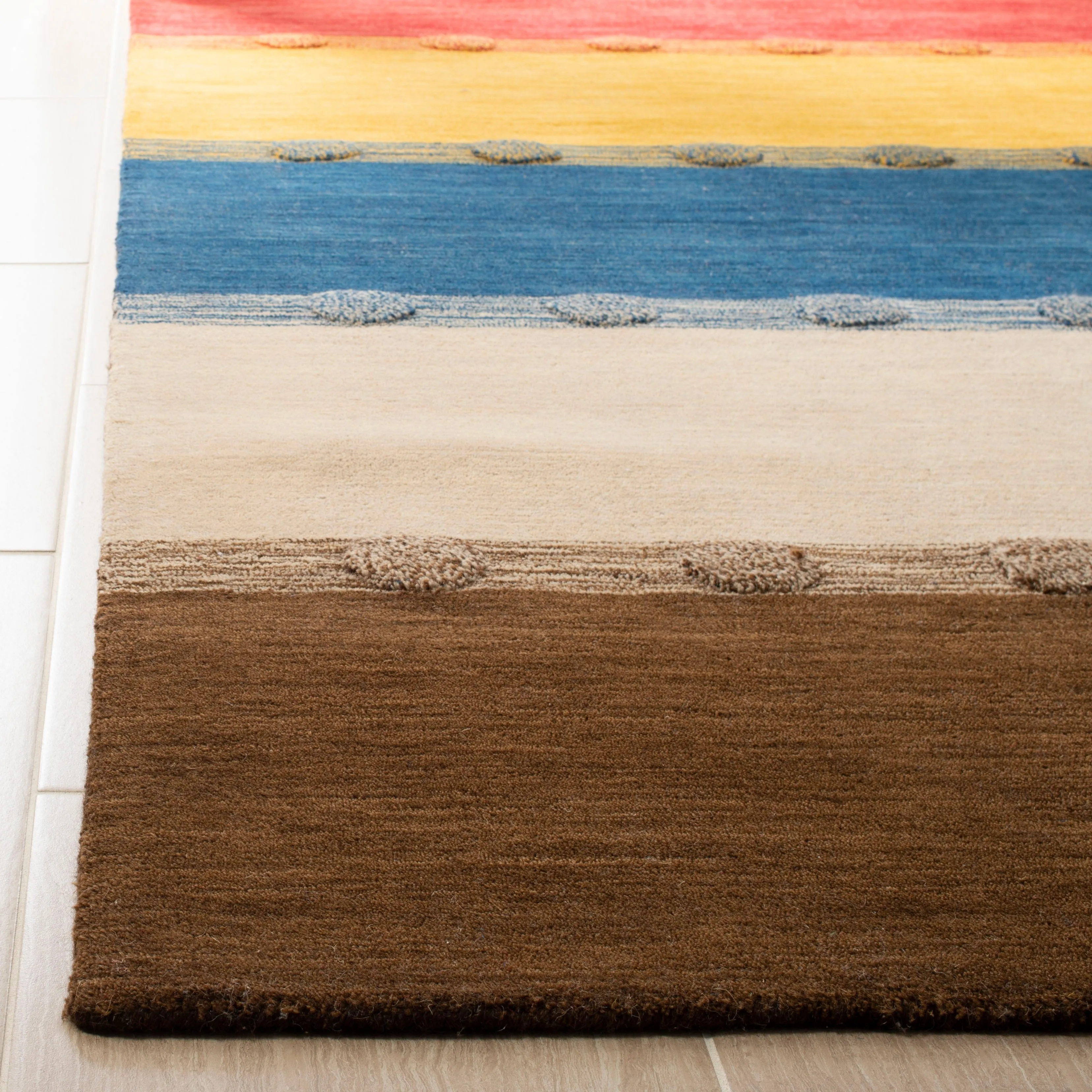 SAFAVIEH Handmade Himalaya Poppy Field Modern Wool Rug