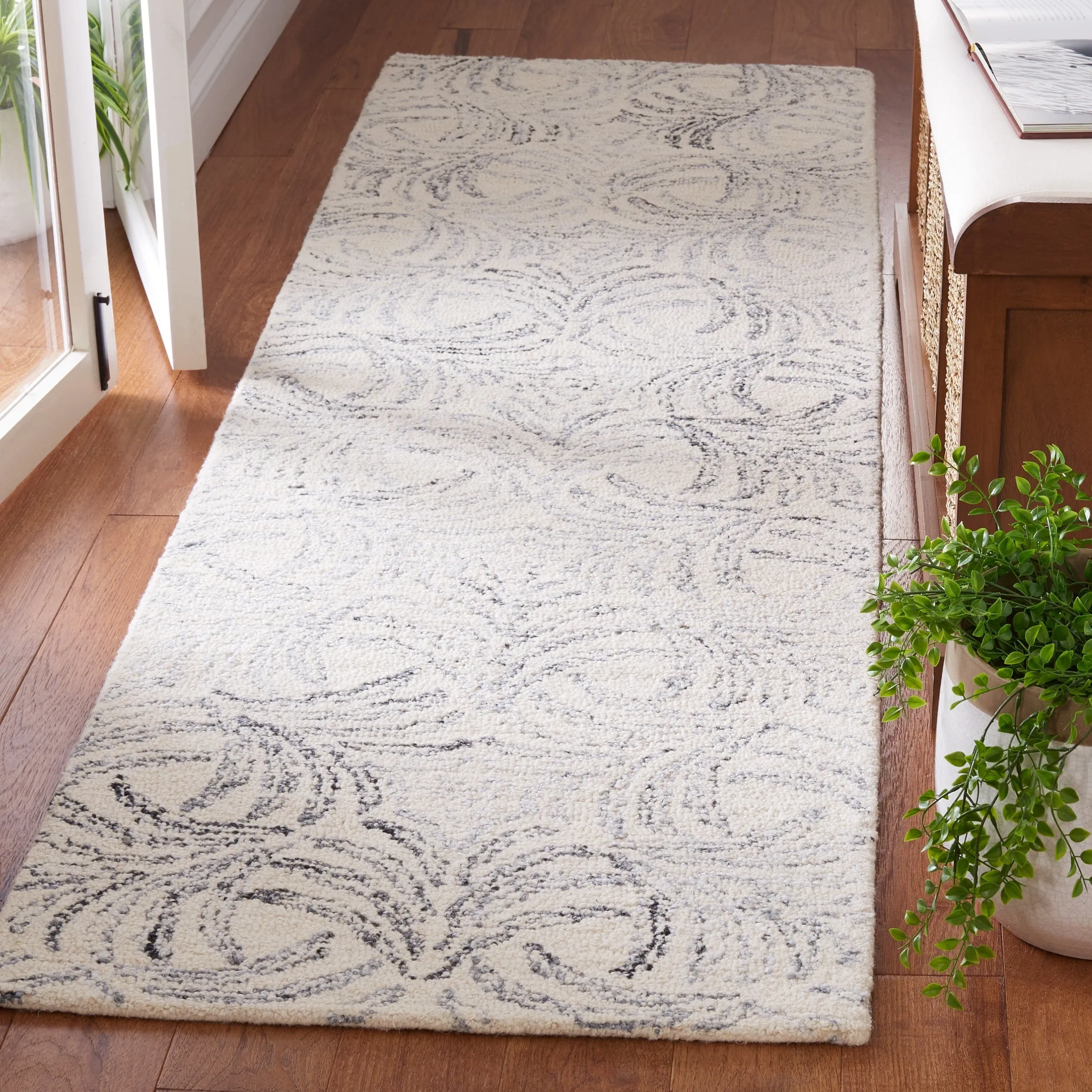 SAFAVIEH Handmade Jardin Hazan Wool Rug