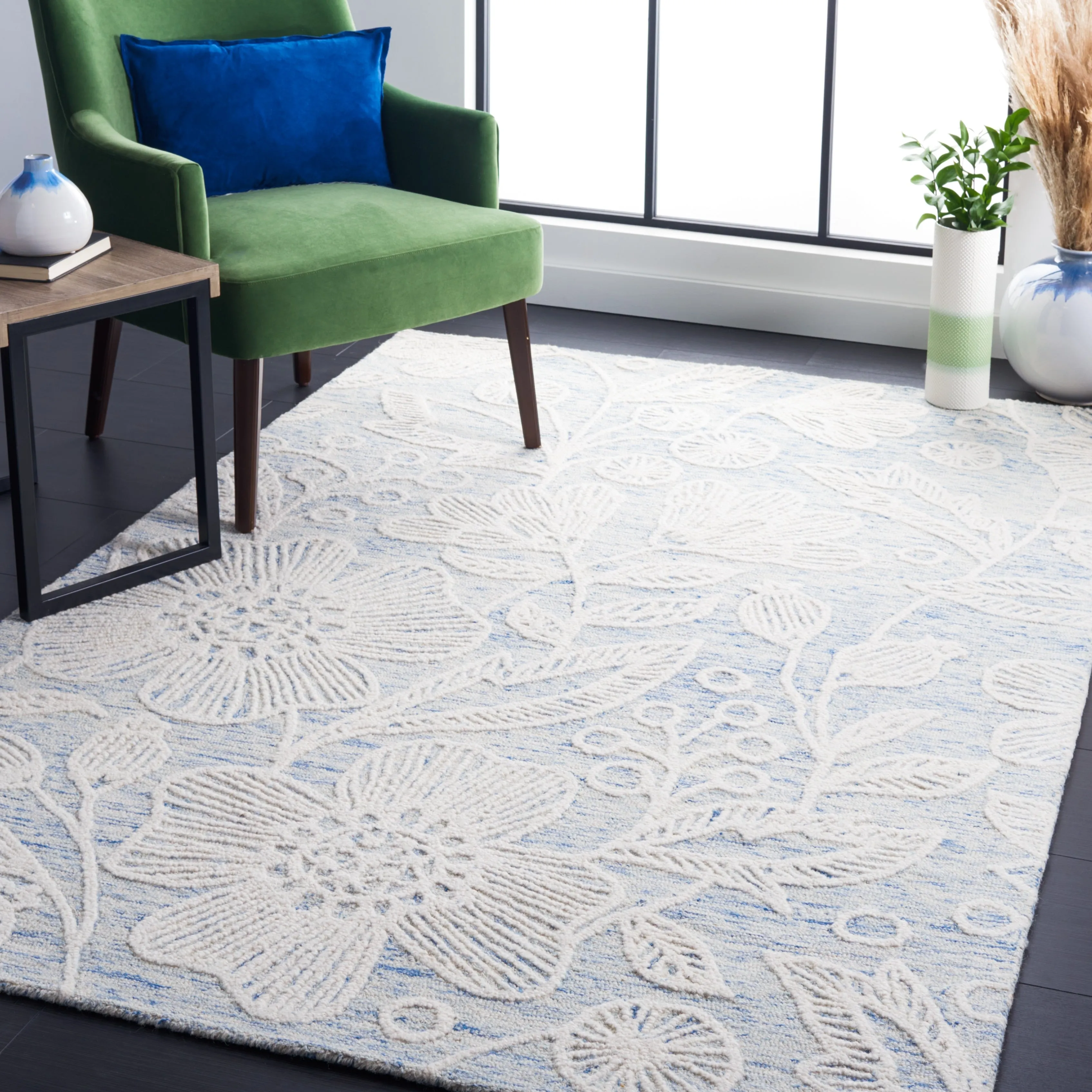 SAFAVIEH Handmade Jardin Kathe Floral Wool Rug
