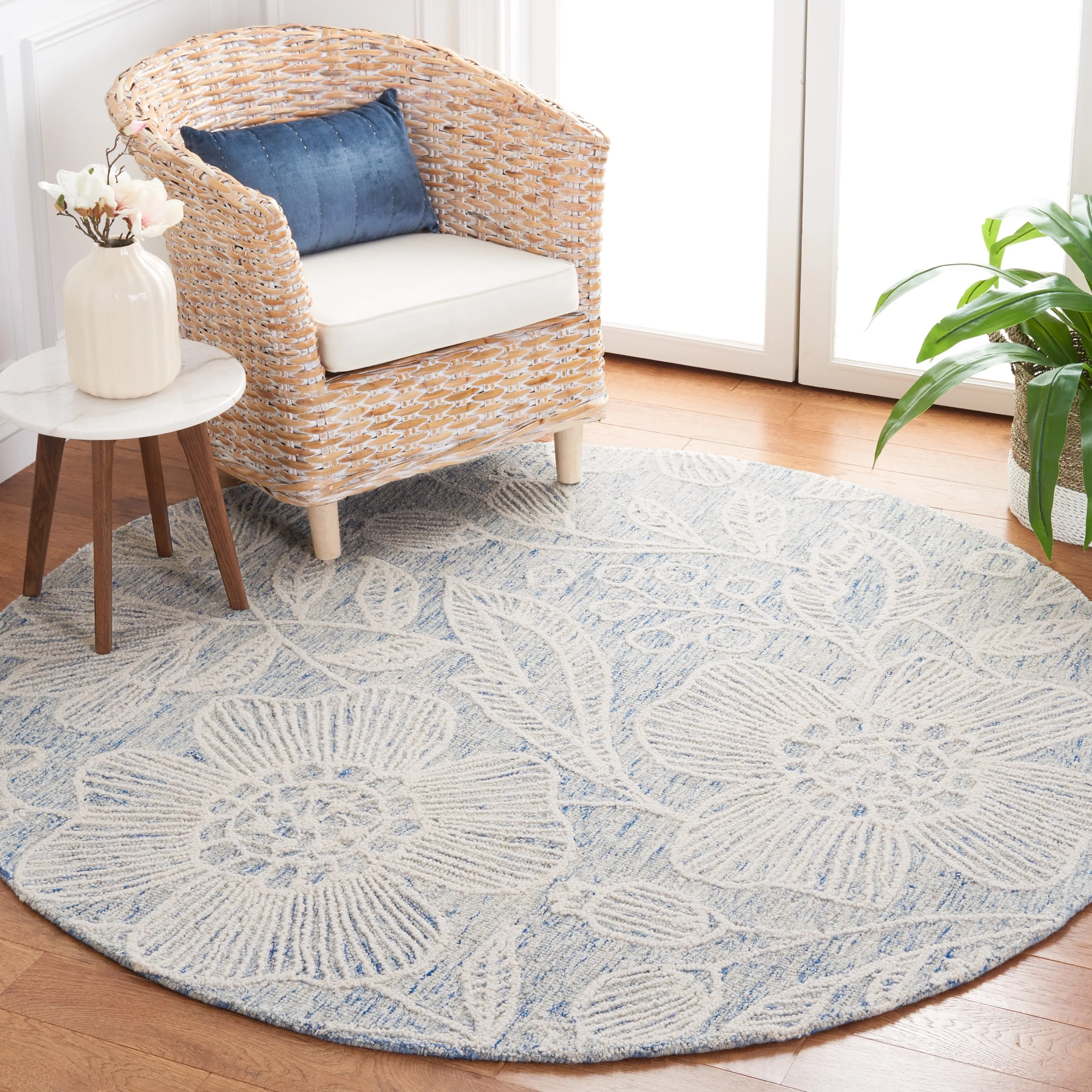 SAFAVIEH Handmade Jardin Kathe Floral Wool Rug