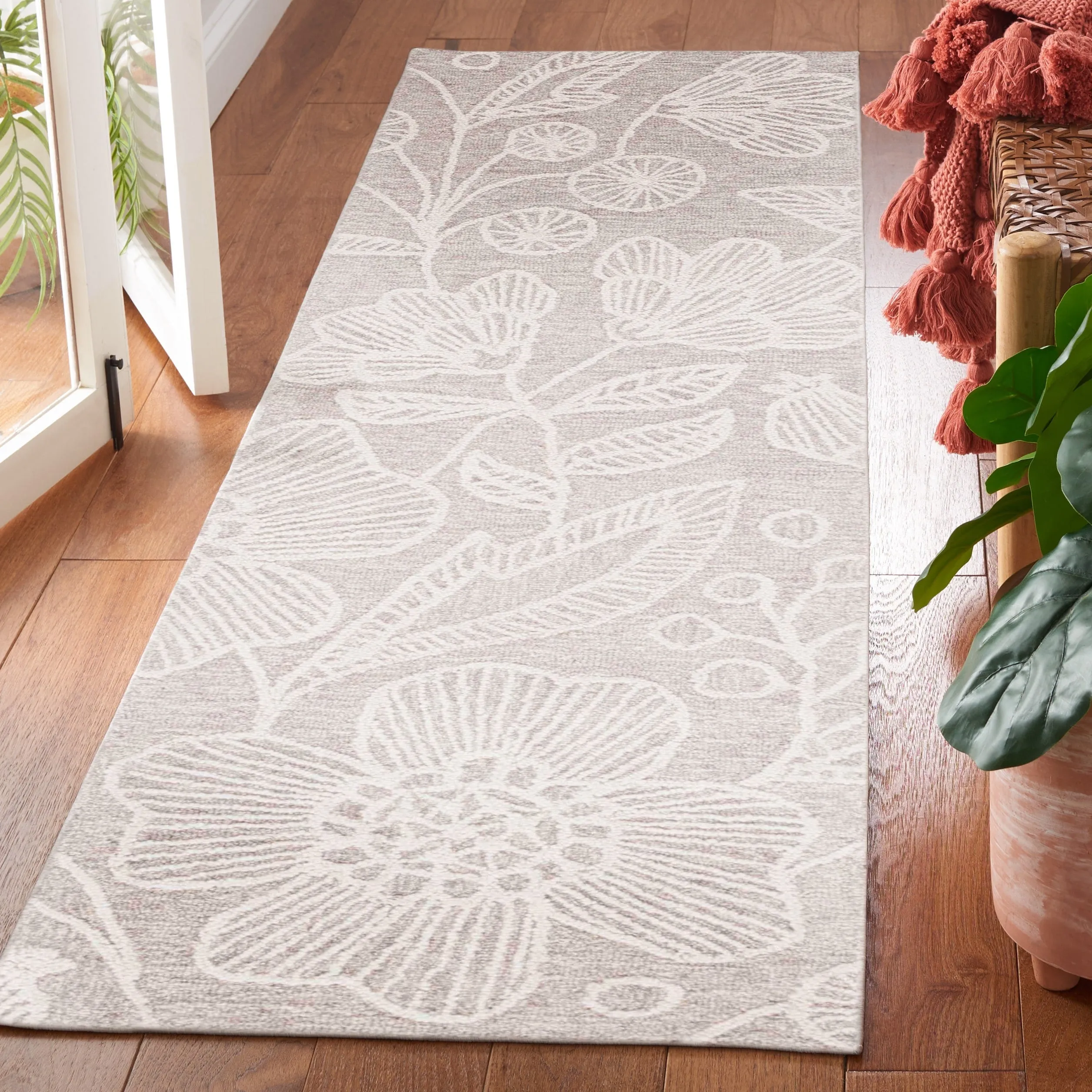 SAFAVIEH Handmade Jardin Kathe Floral Wool Rug