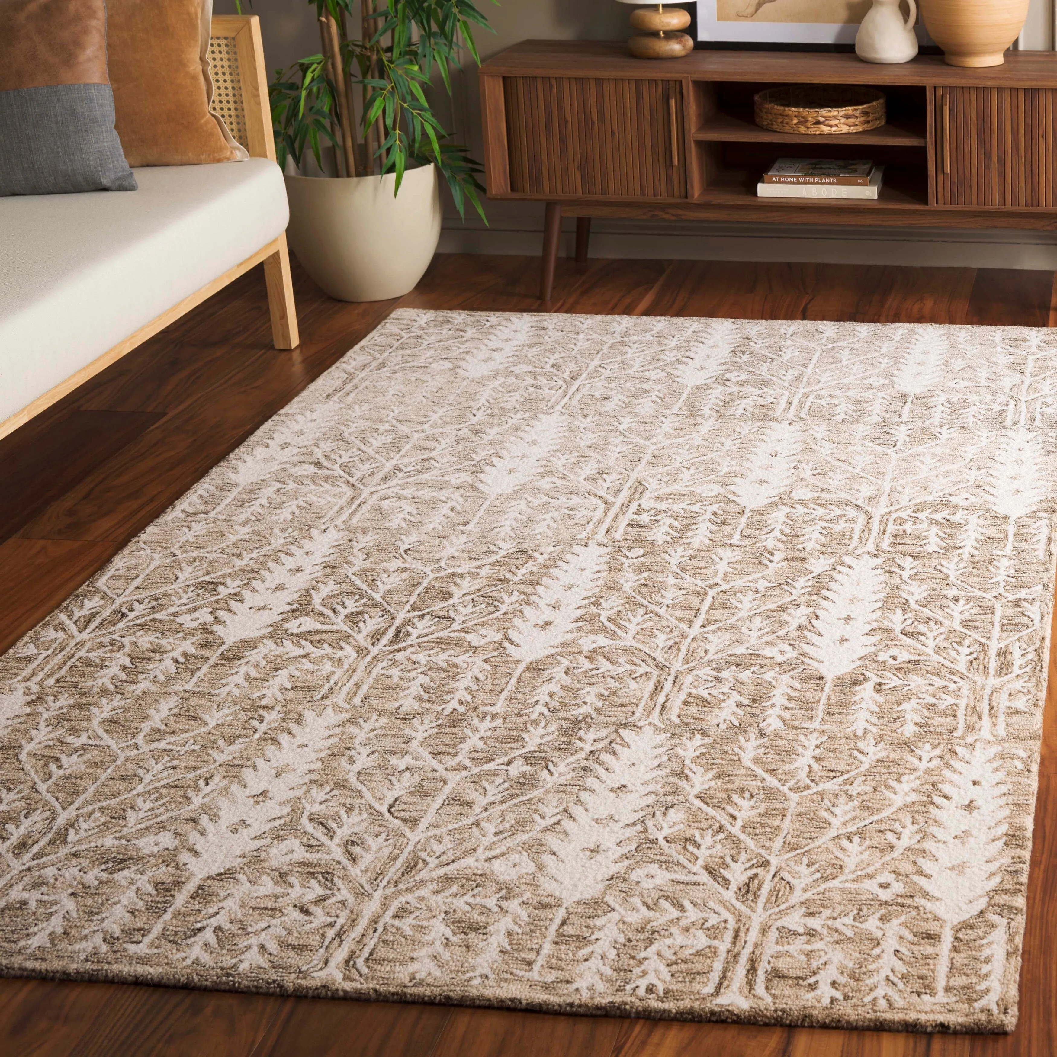 SAFAVIEH Handmade Jardin Timotea Wool Rug