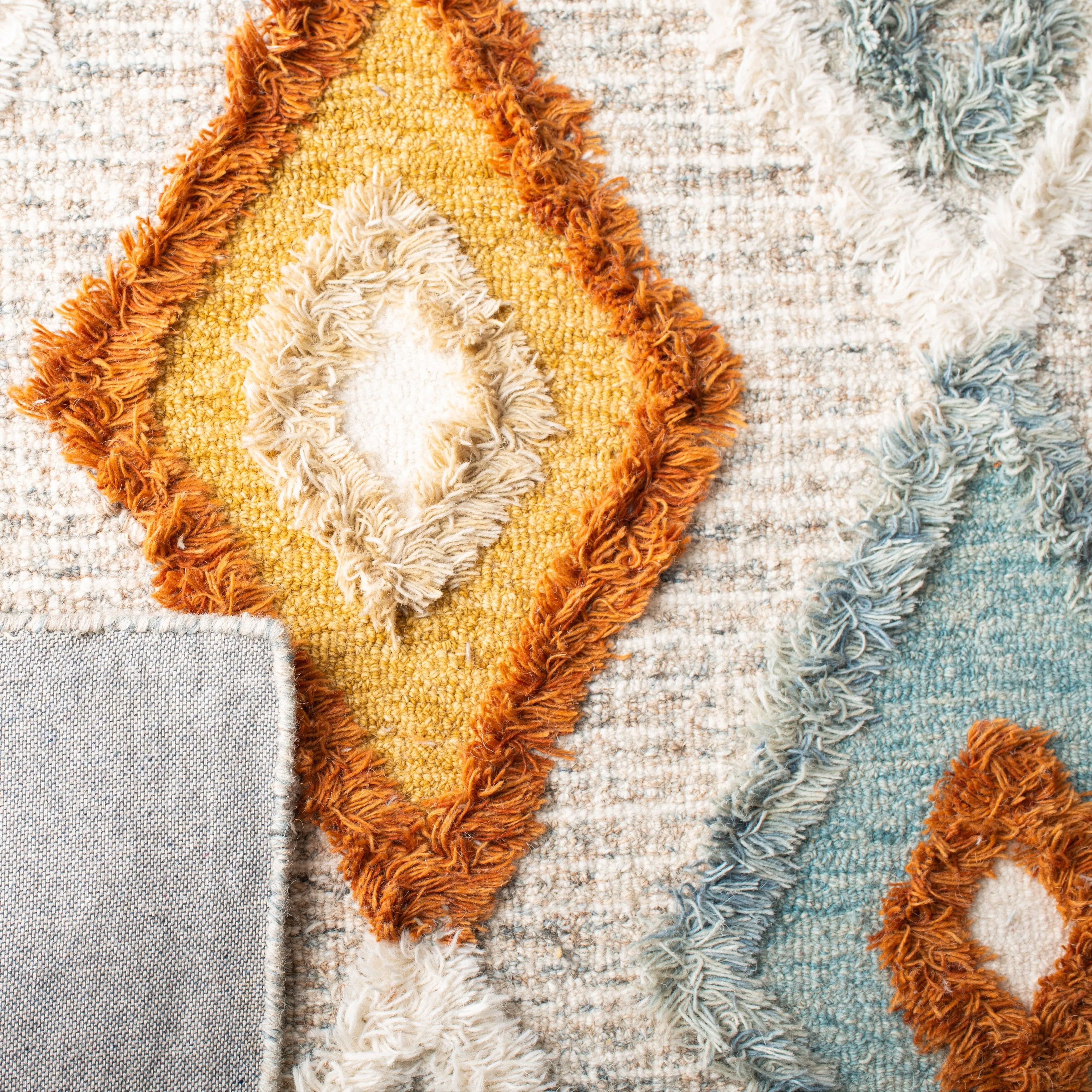 SAFAVIEH Handmade Kenya Klaine Modern Wool Rug