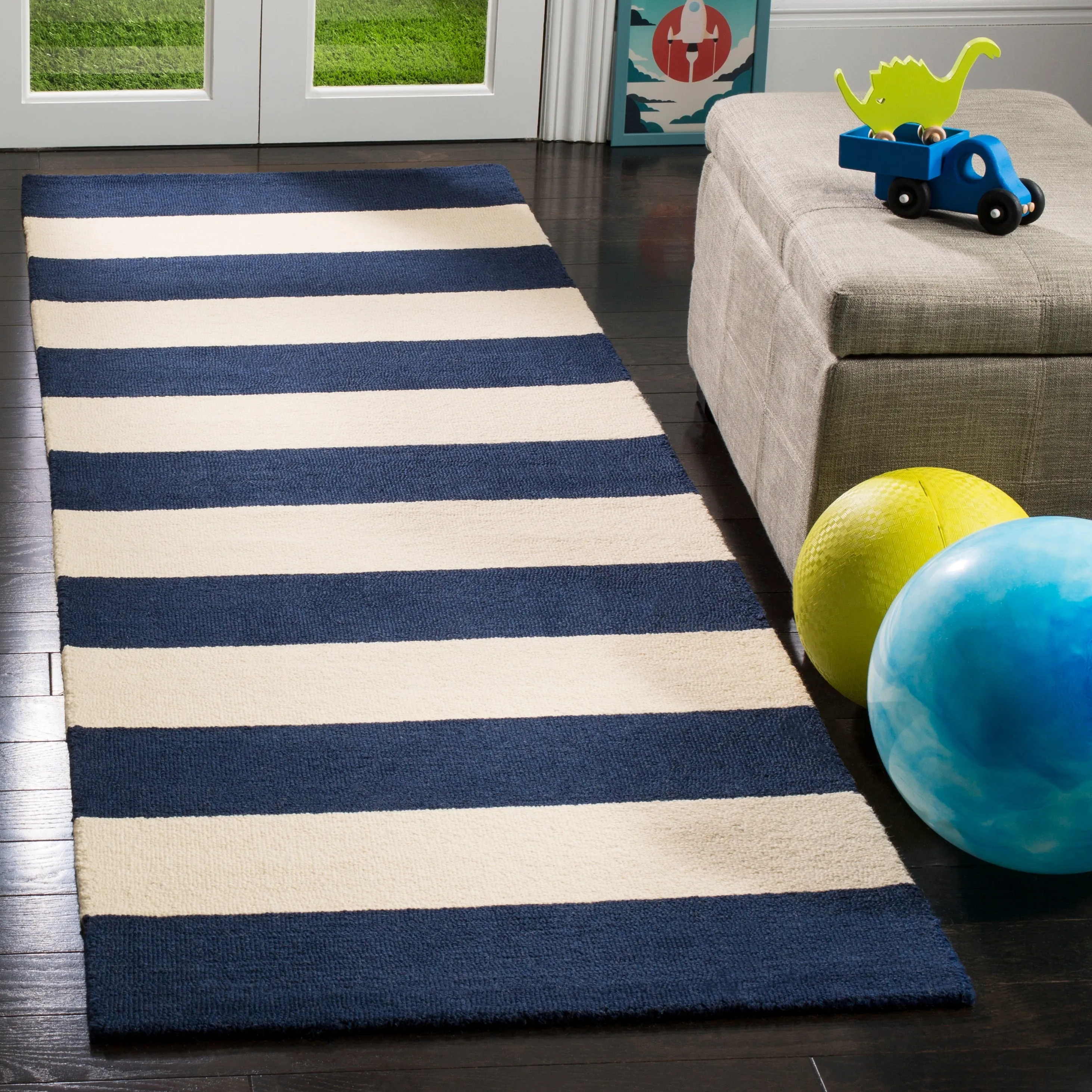 SAFAVIEH Handmade Kids Destiney Stripe Wool Rug