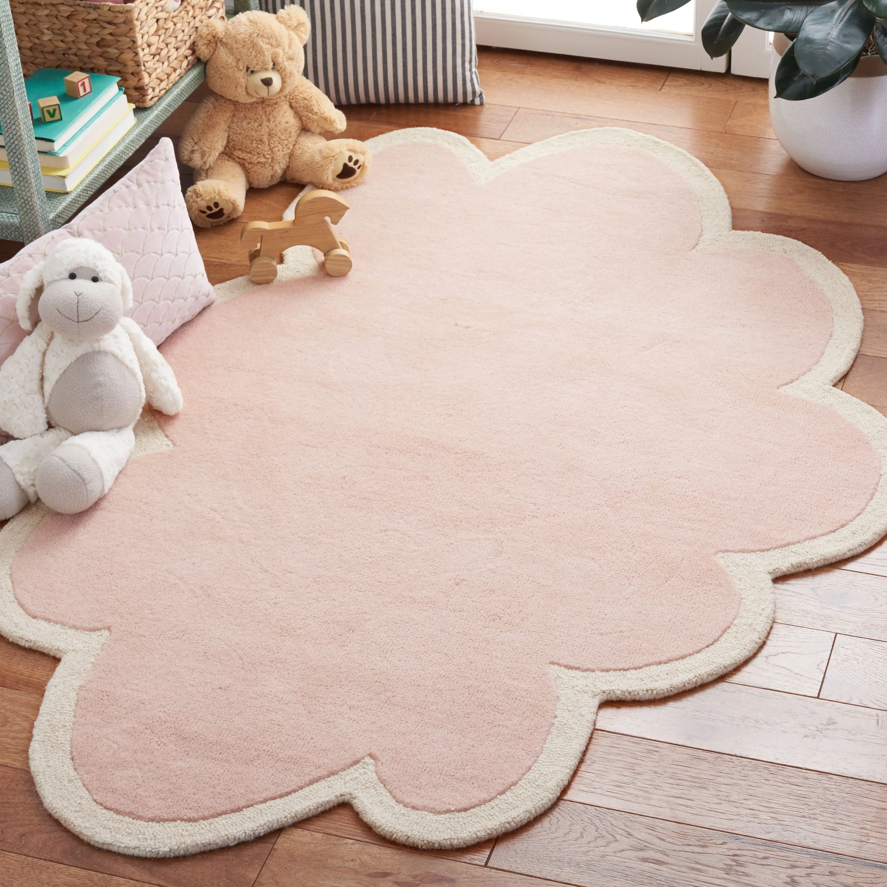 SAFAVIEH Handmade Kids Shannen Wool Rug