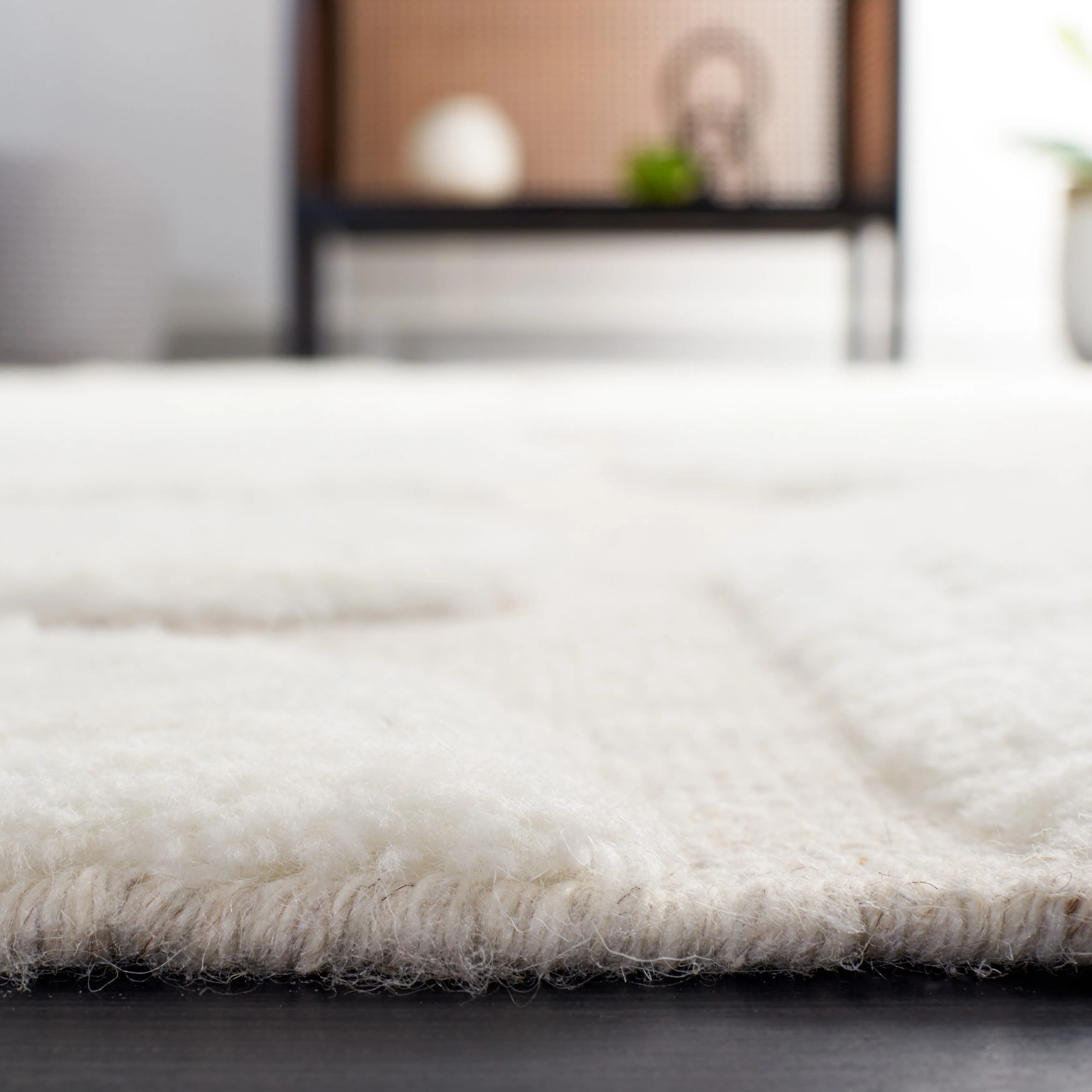 SAFAVIEH Handmade Manhattan Bernice Modern Wool Rug