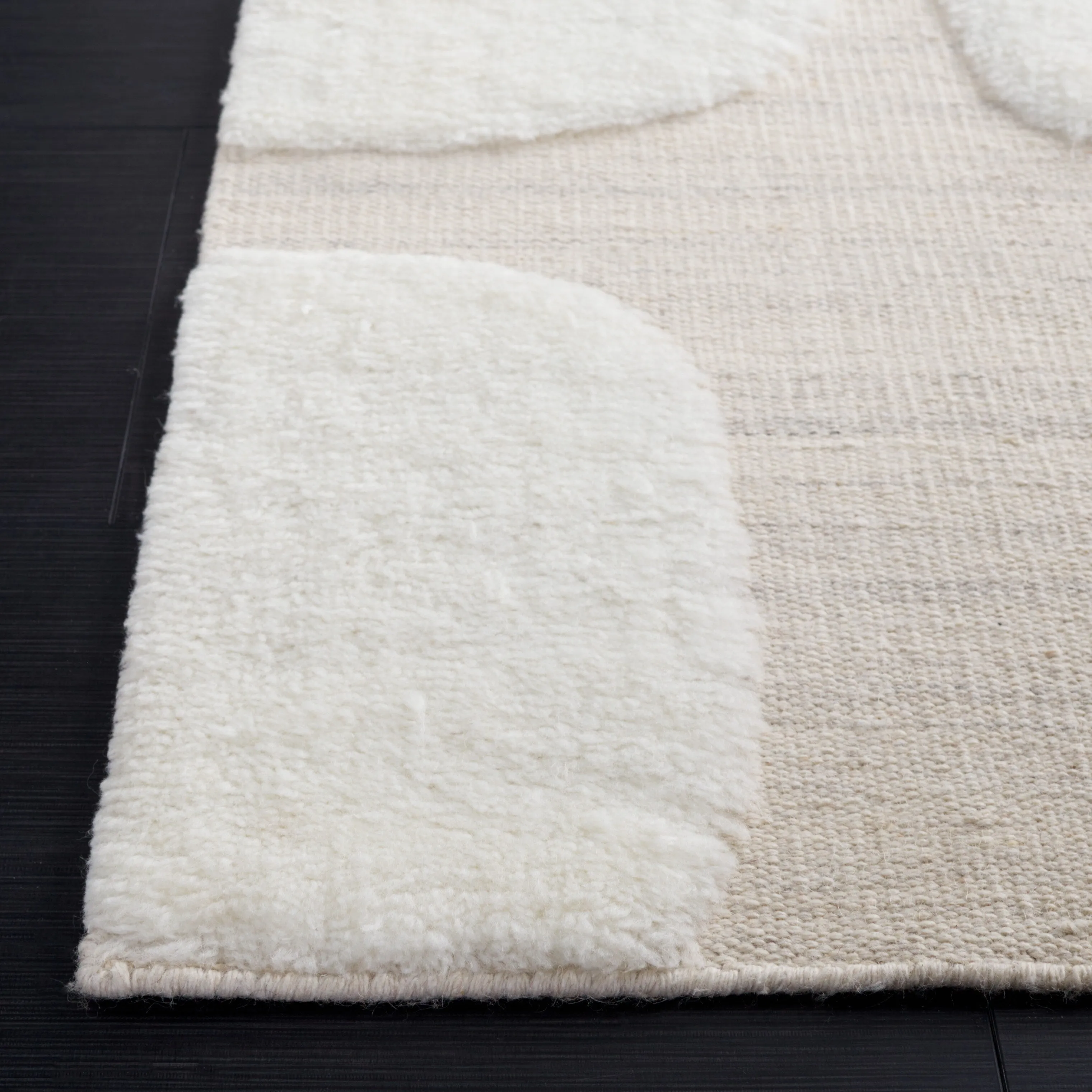 SAFAVIEH Handmade Manhattan Bernice Modern Wool Rug