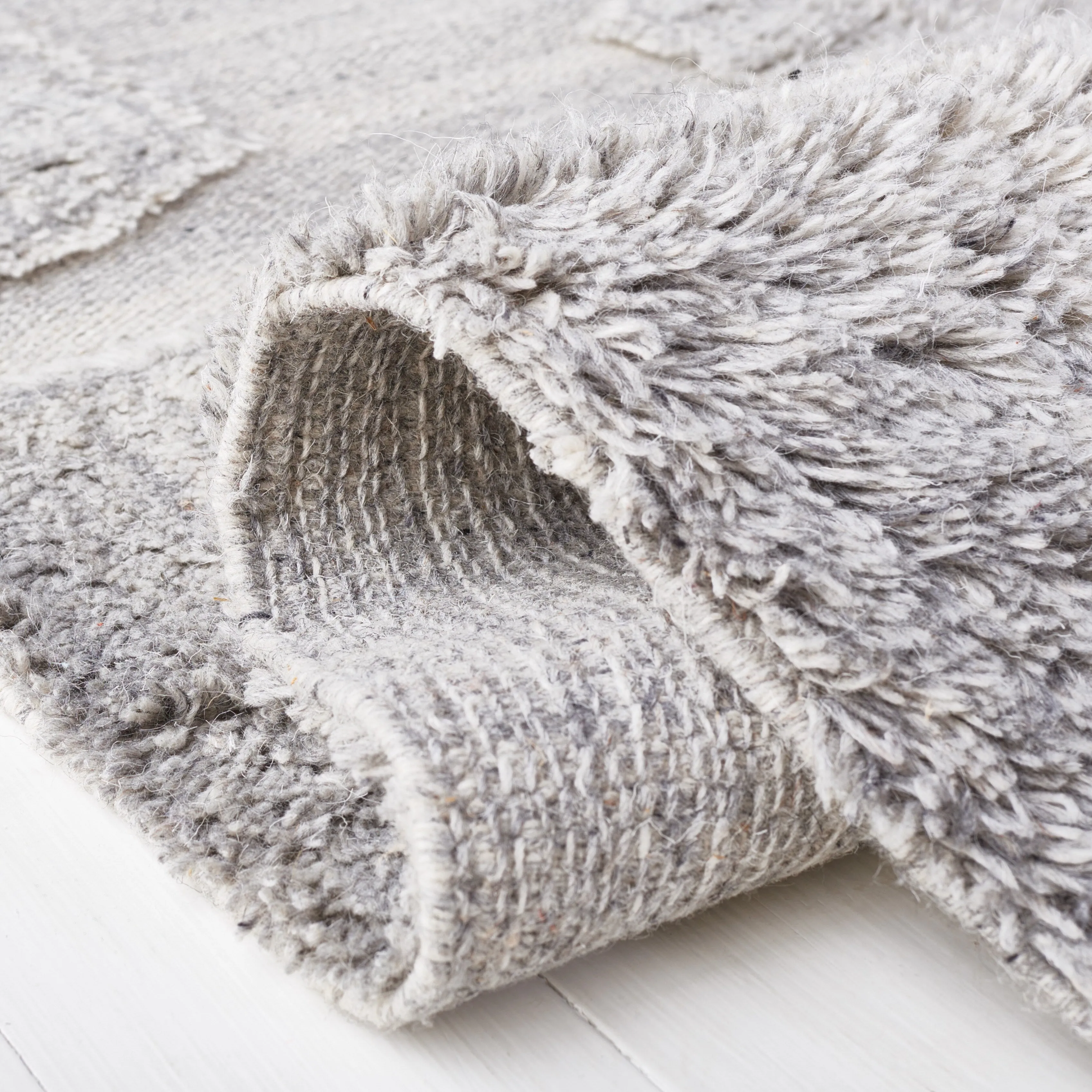 SAFAVIEH Handmade Manhattan Bernice Modern Wool Rug
