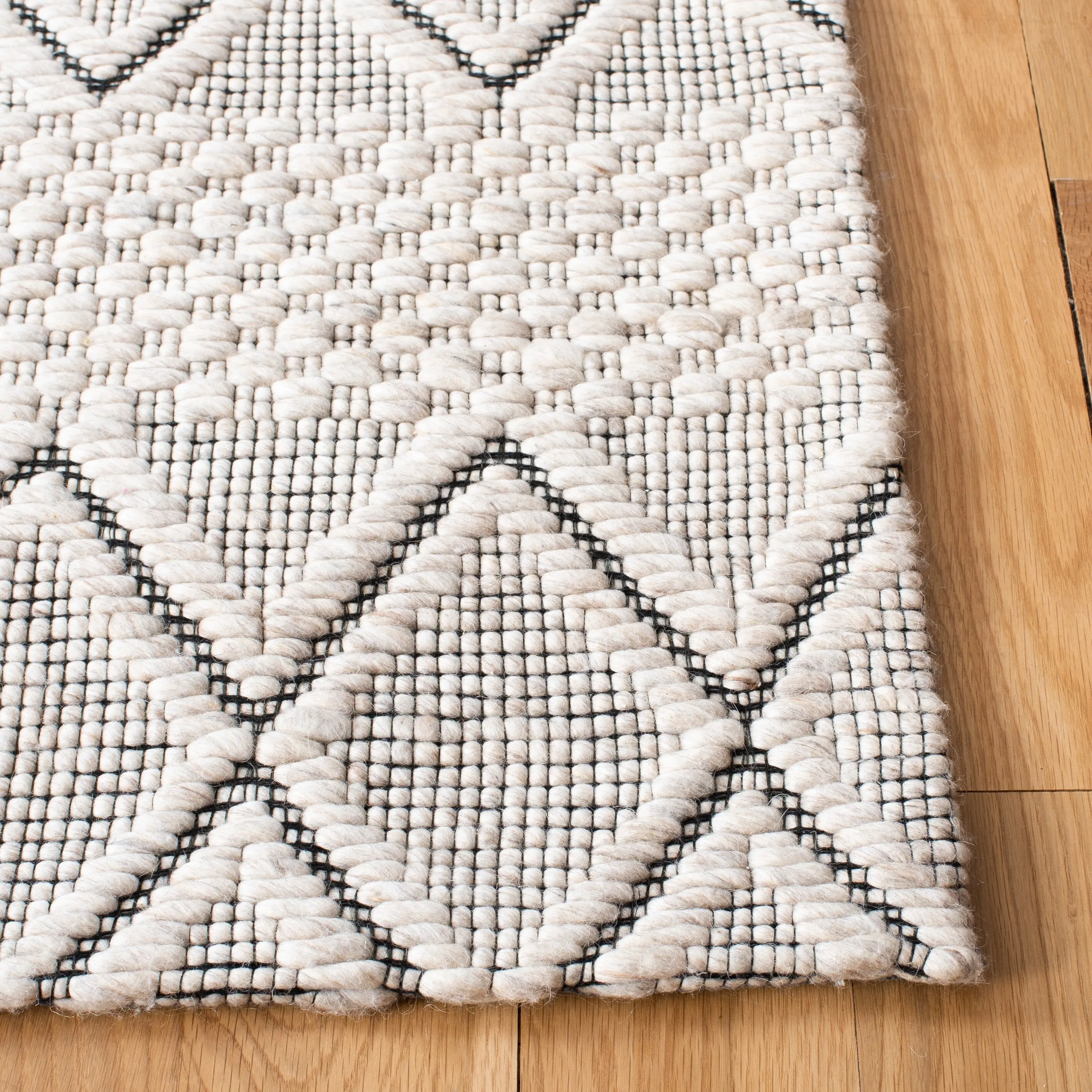 SAFAVIEH Handmade Marbella Blair Wool Rug