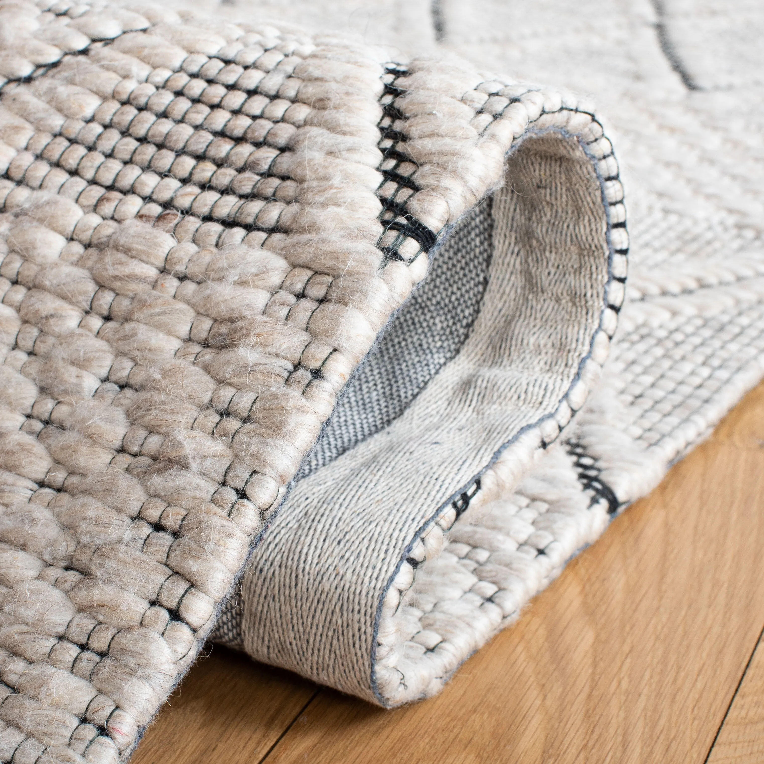 SAFAVIEH Handmade Marbella Blair Wool Rug