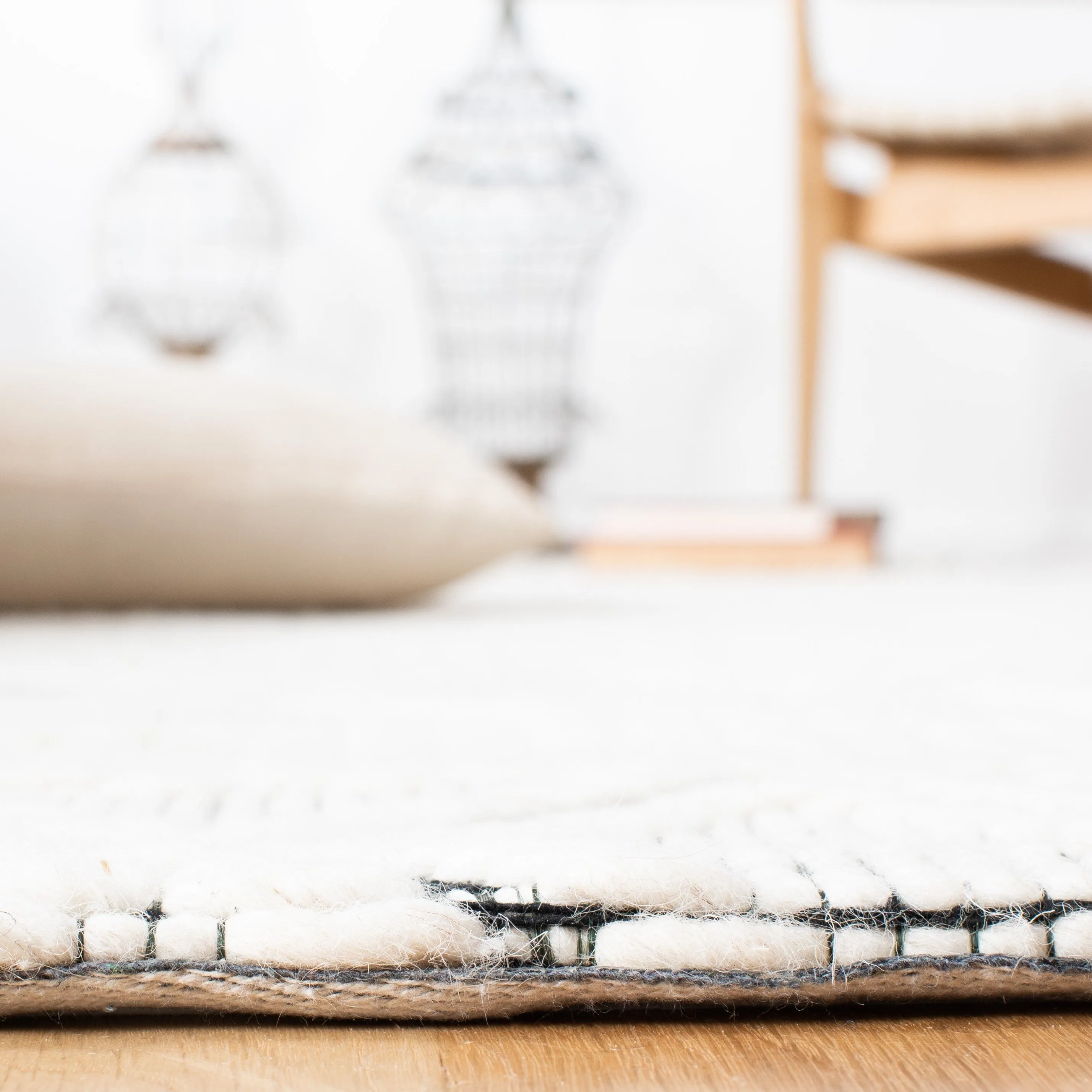 SAFAVIEH Handmade Marbella Blair Wool Rug
