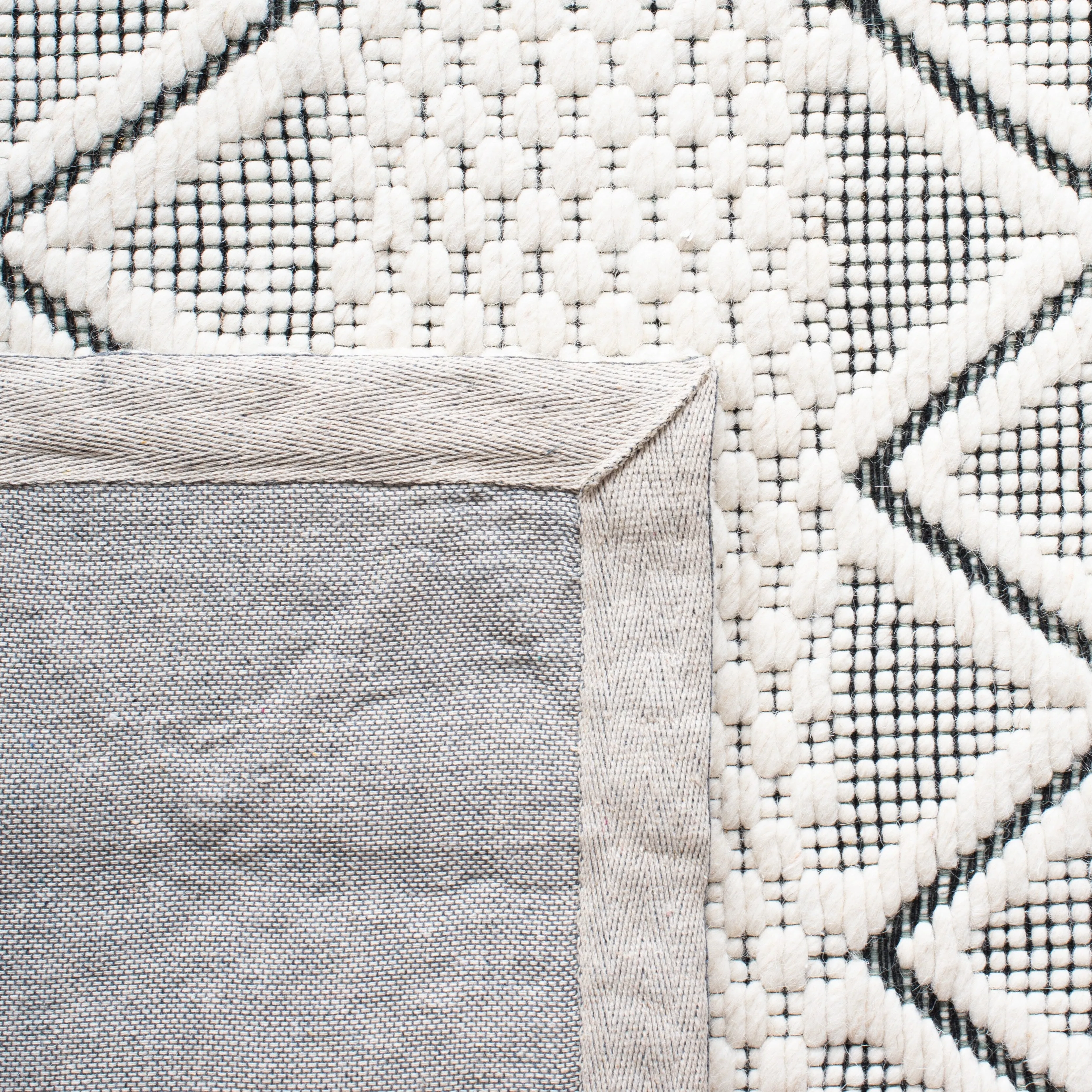 SAFAVIEH Handmade Marbella Blair Wool Rug