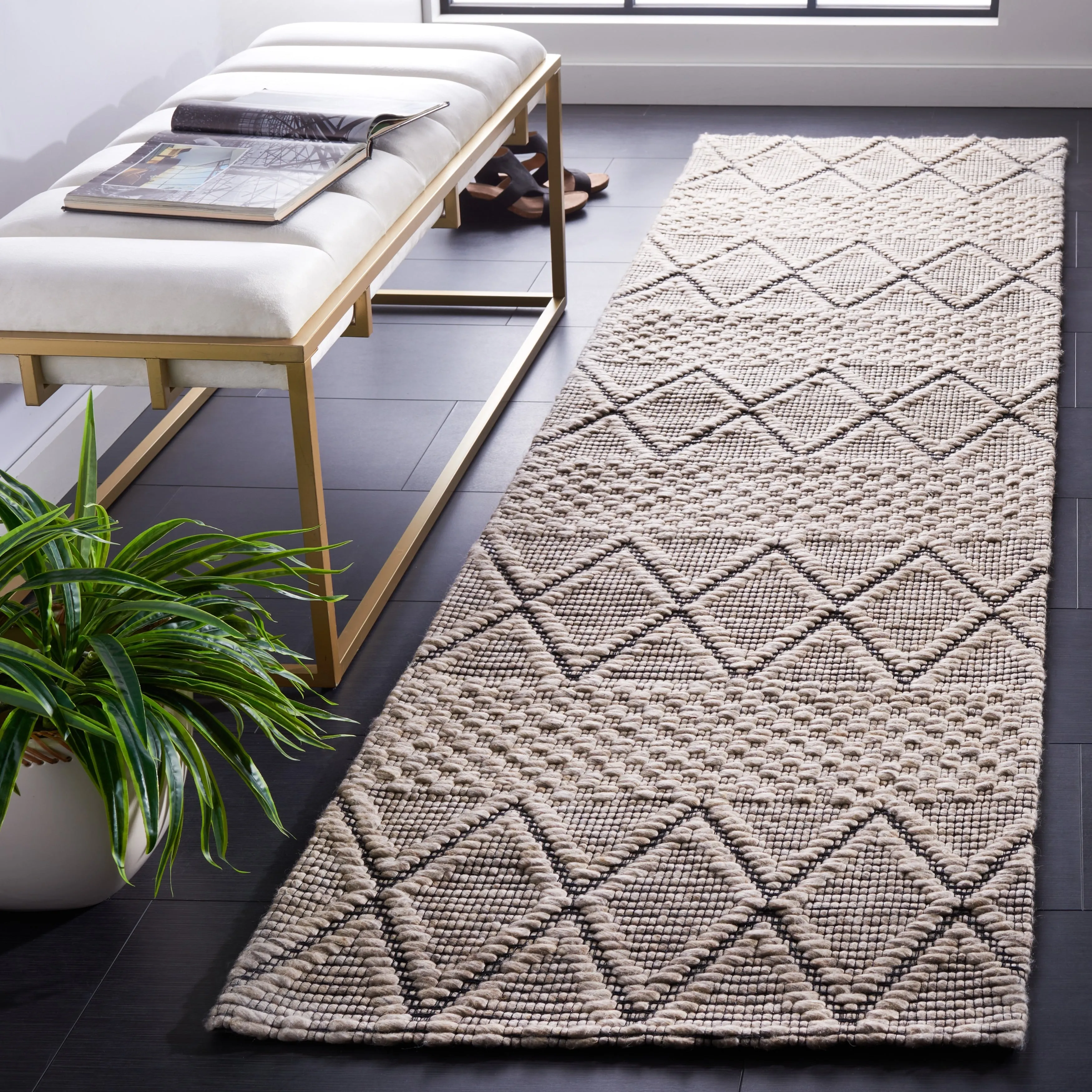 SAFAVIEH Handmade Marbella Blair Wool Rug