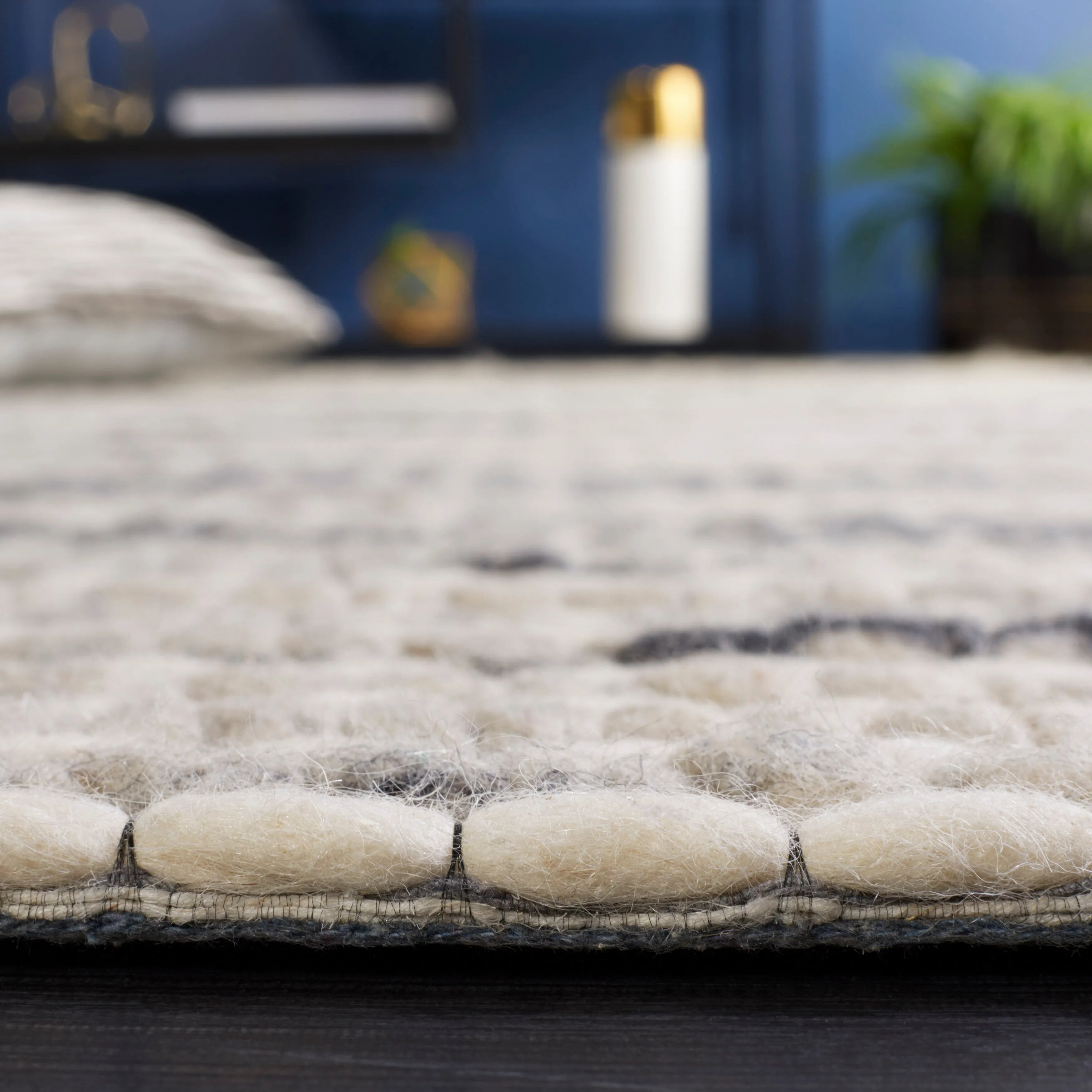 SAFAVIEH Handmade Marbella Katrein Wool Rug