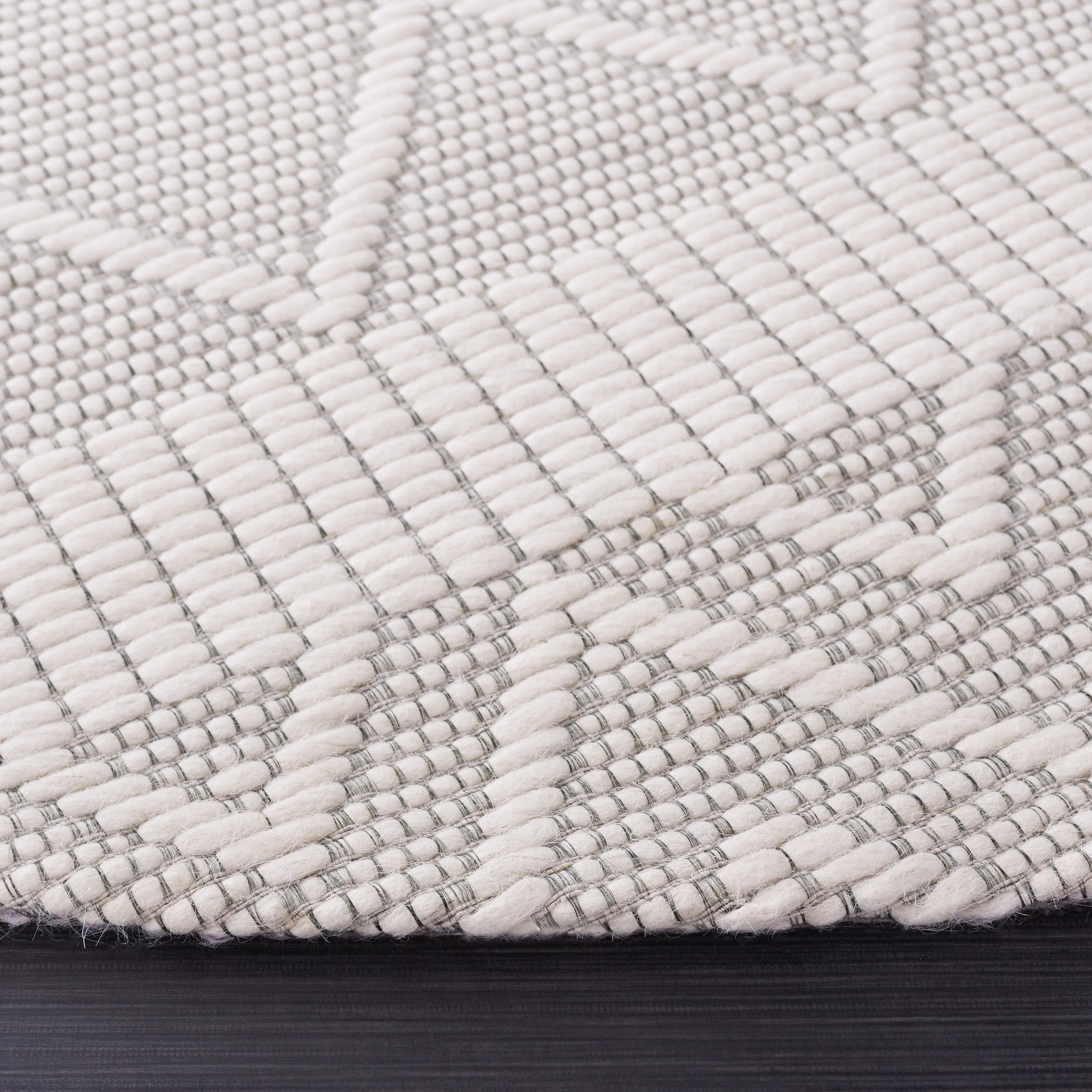 SAFAVIEH Handmade Marbella Nutan Boho Wool Rug