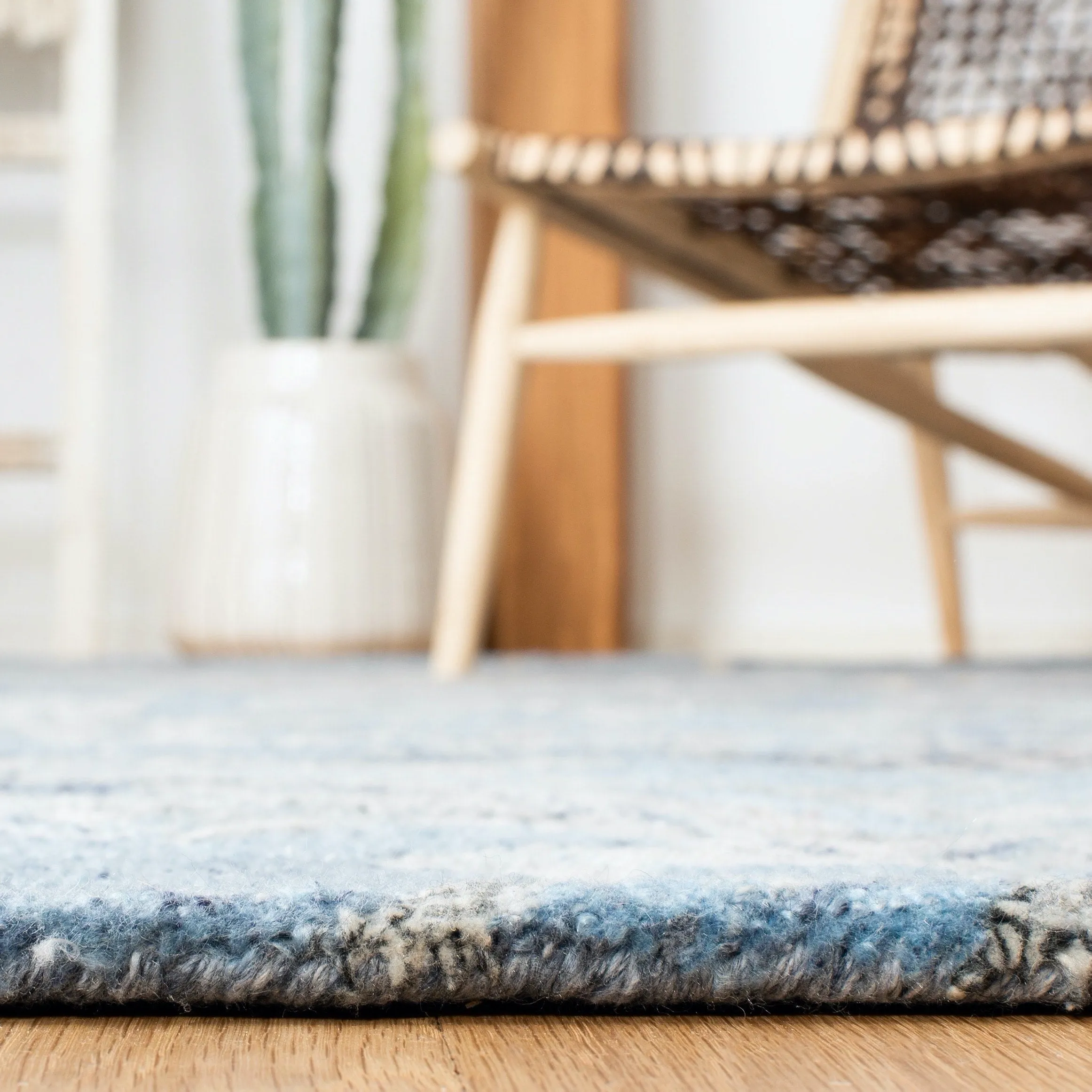 SAFAVIEH Handmade Marquee Nahla Rug