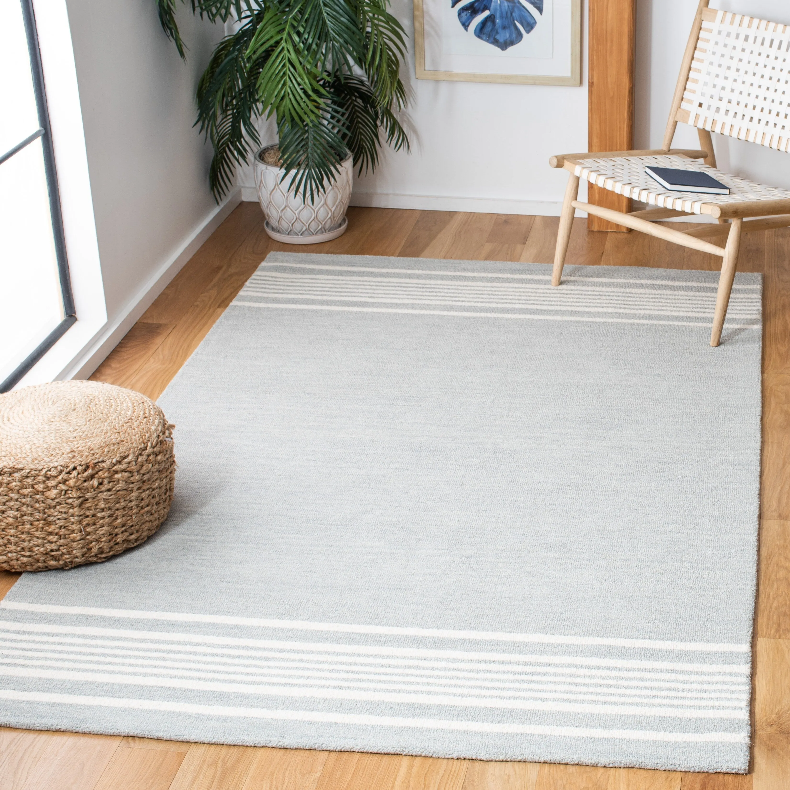 SAFAVIEH Handmade Metro Baudilia Stripe Wool Rug