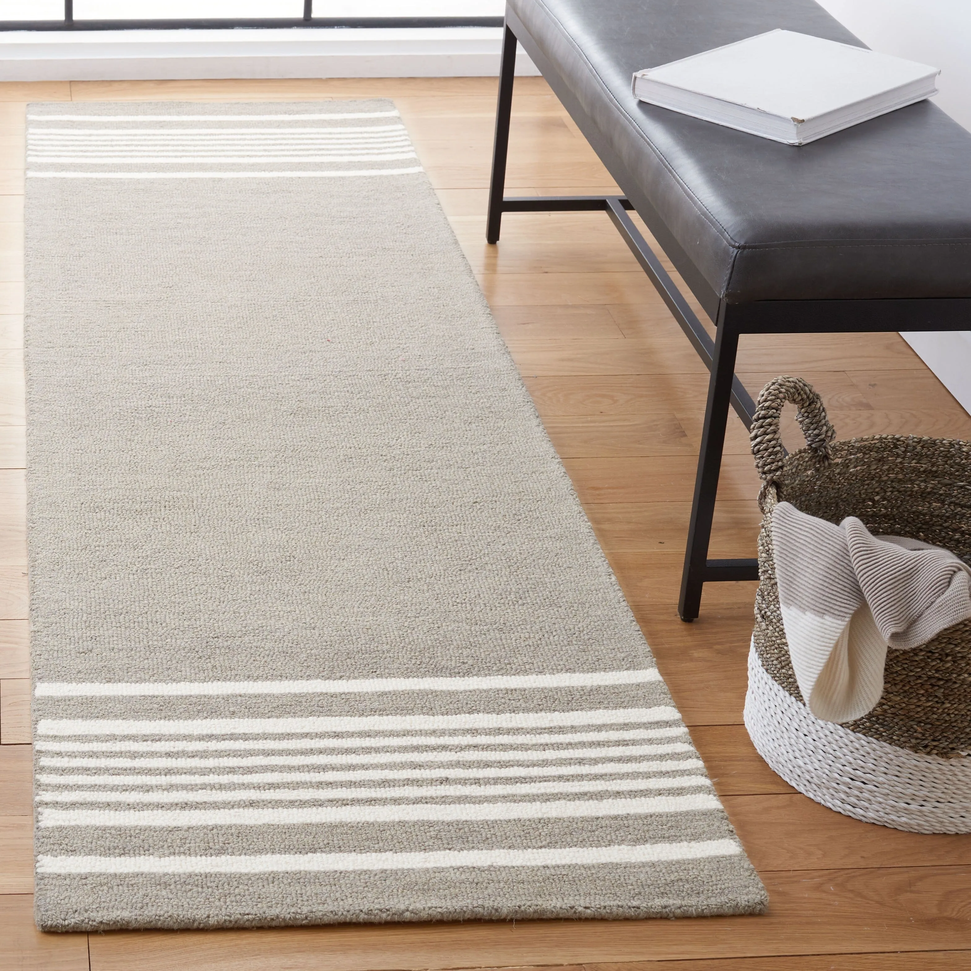 SAFAVIEH Handmade Metro Baudilia Stripe Wool Rug