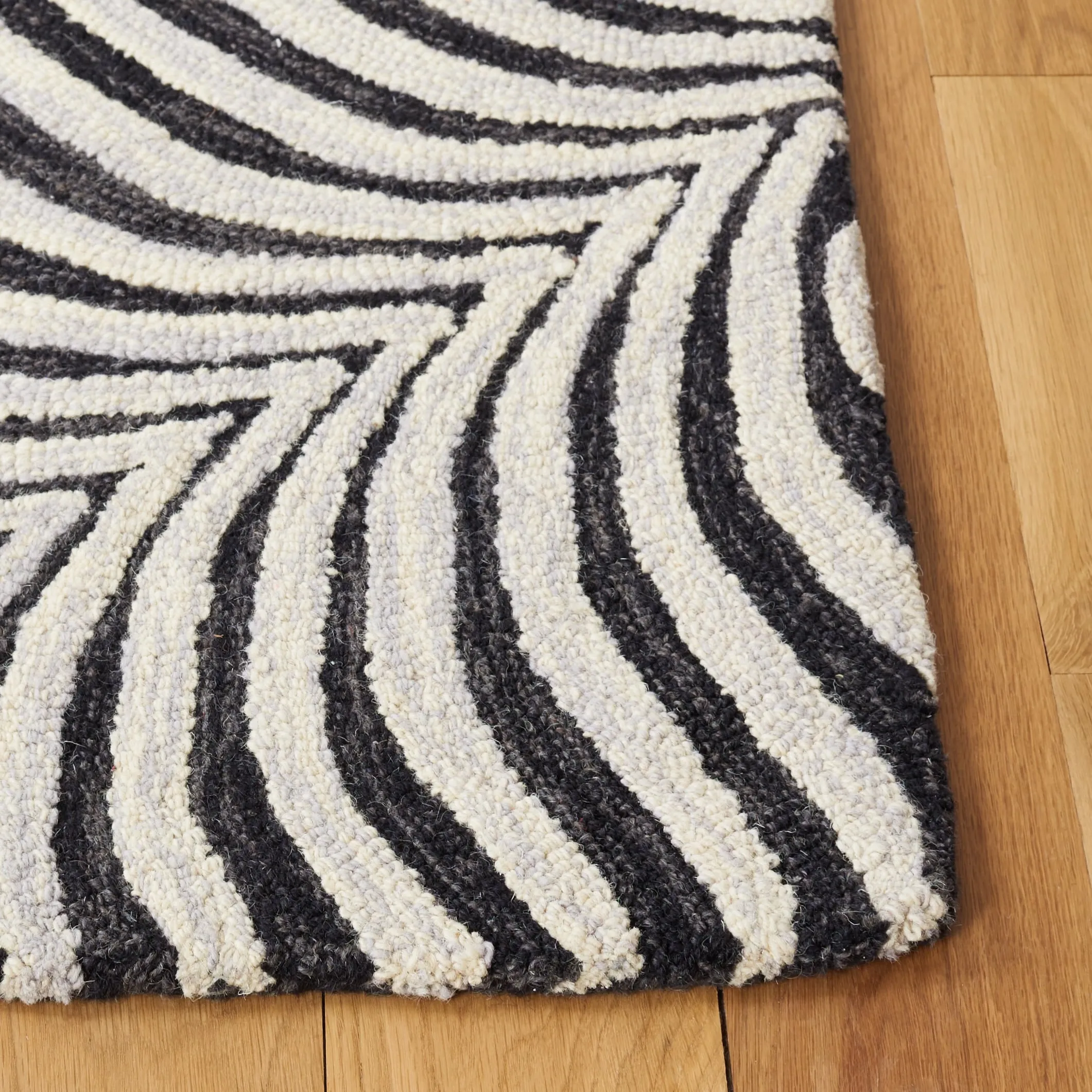 SAFAVIEH Handmade Metro Epiphanie Stripe Wool Rug